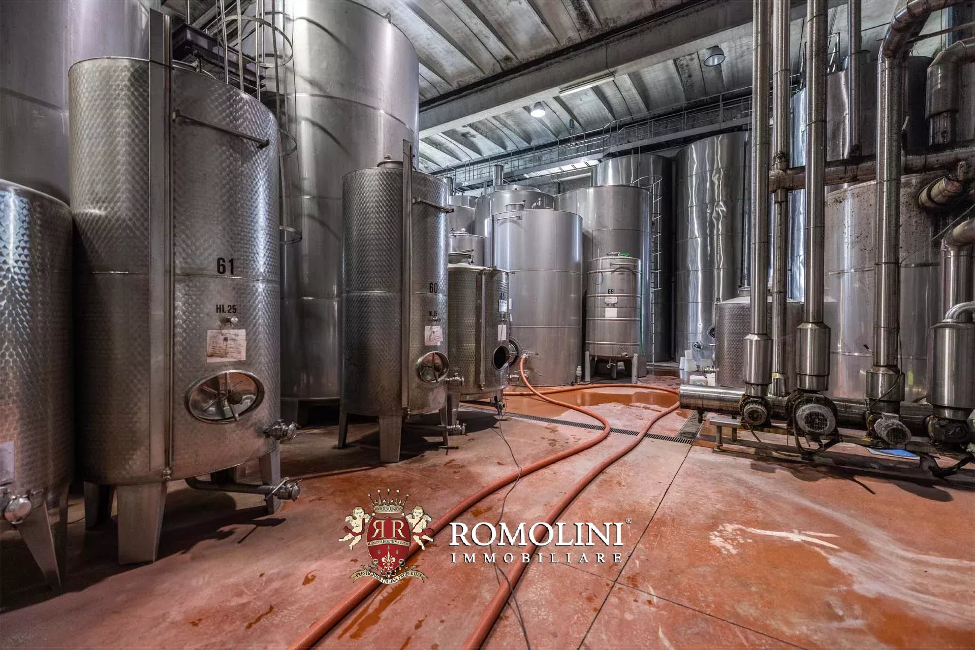 35 Bedroom Vineyard's Image 84