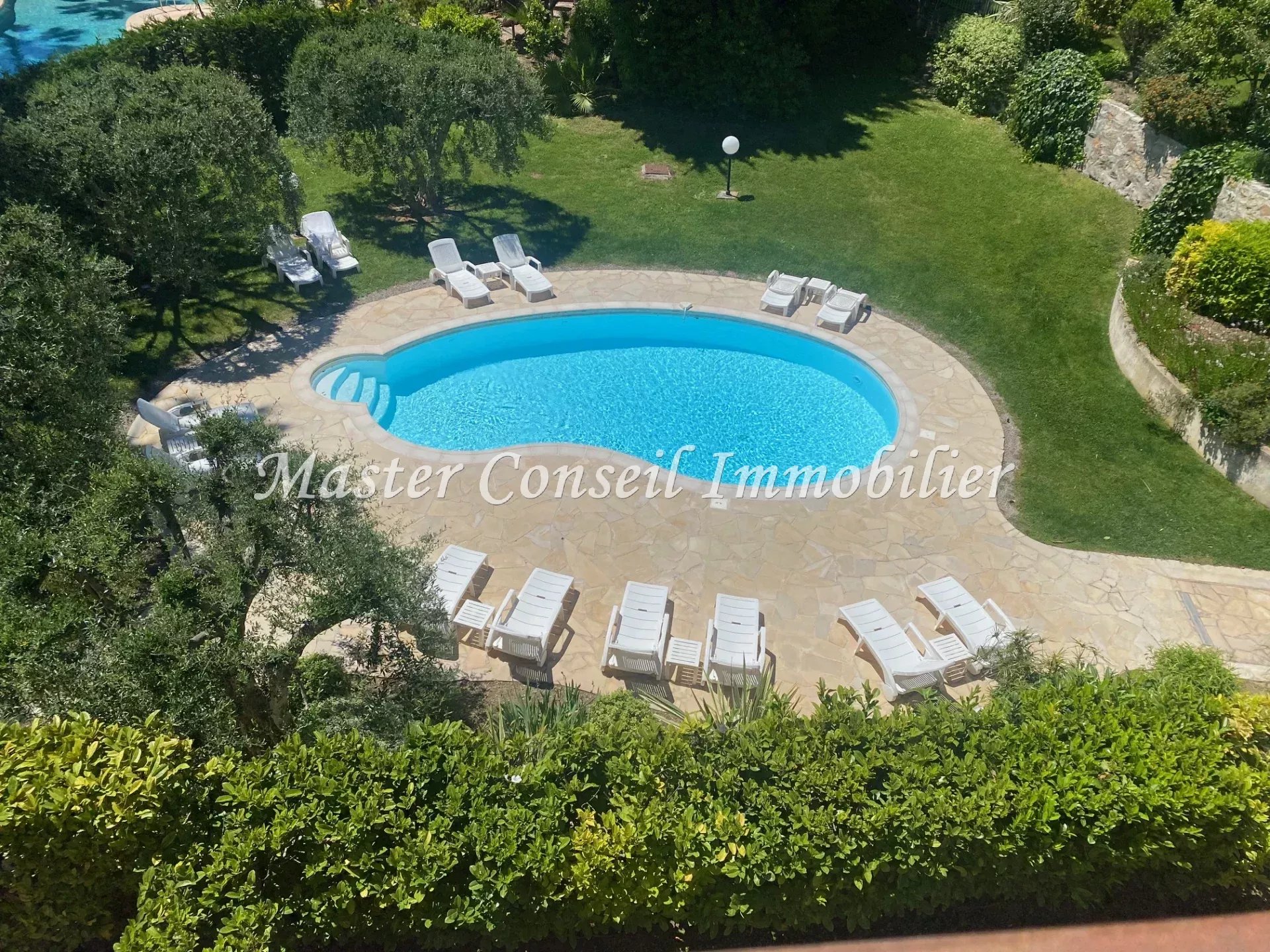 A LA VENTE : Appartement /  Villa 4p 112m² Piscine et Vue MER