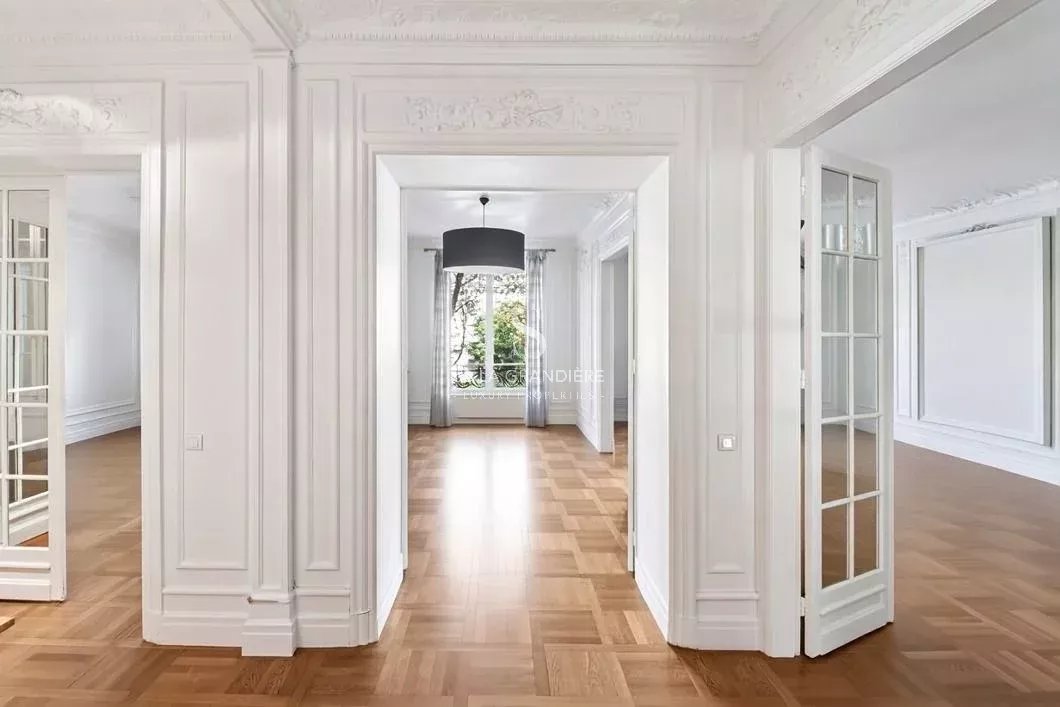 Paris 16ème - Boulevard Delessert - 220 m2