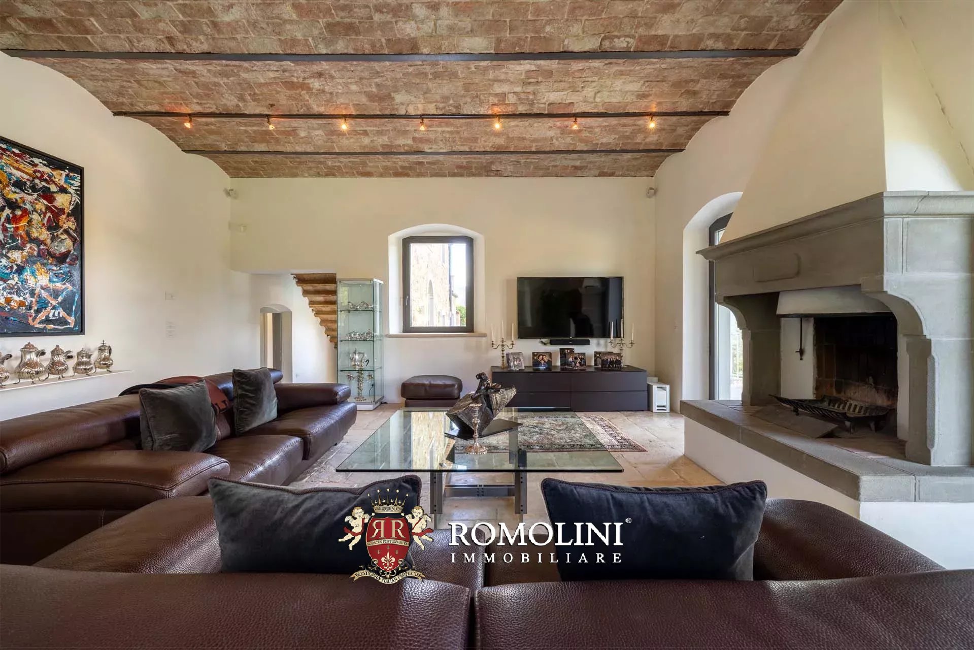 7 Bedroom Villa/Townhouse's Image 29