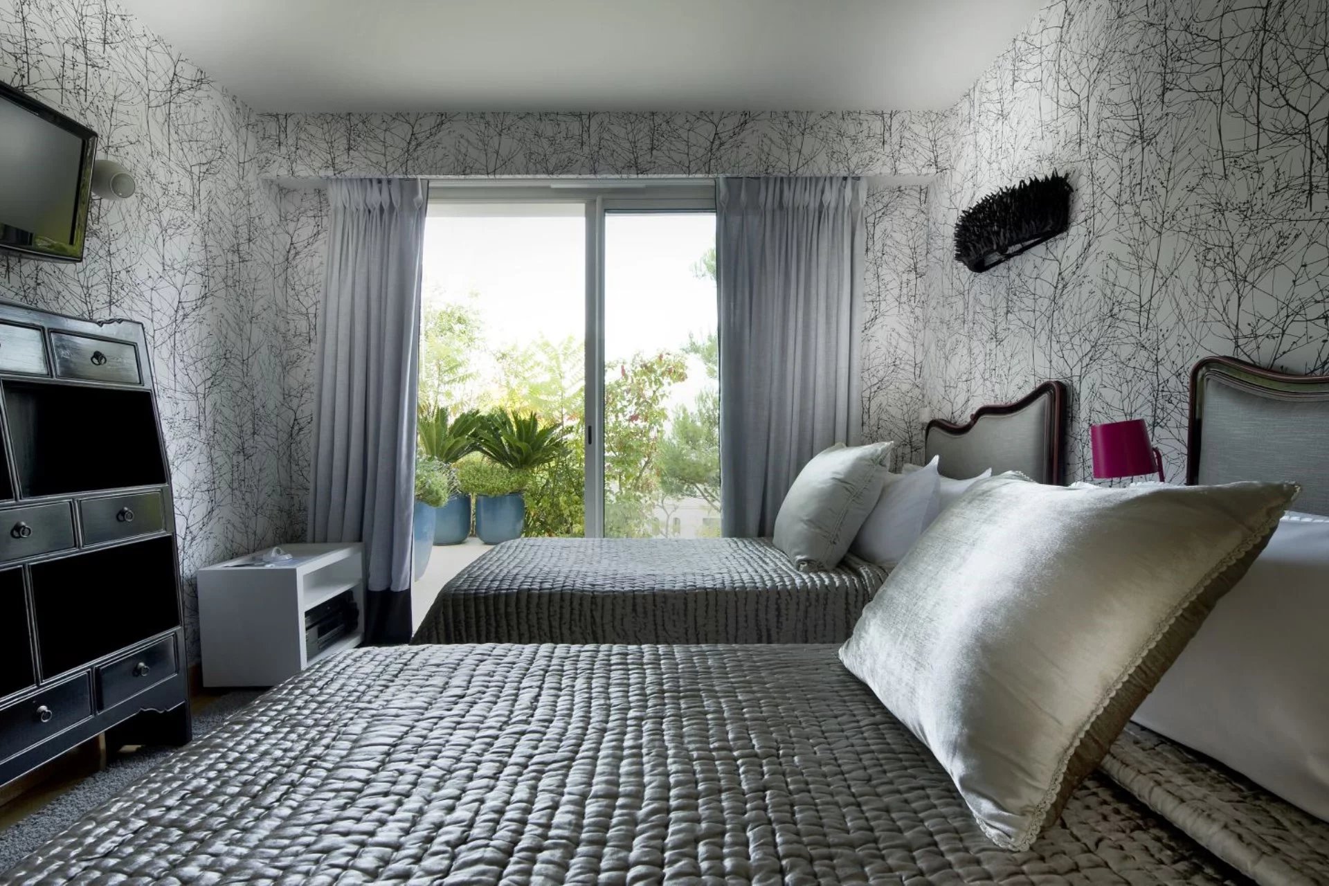 Luxury, modern 7-bedroom villa with hotel service