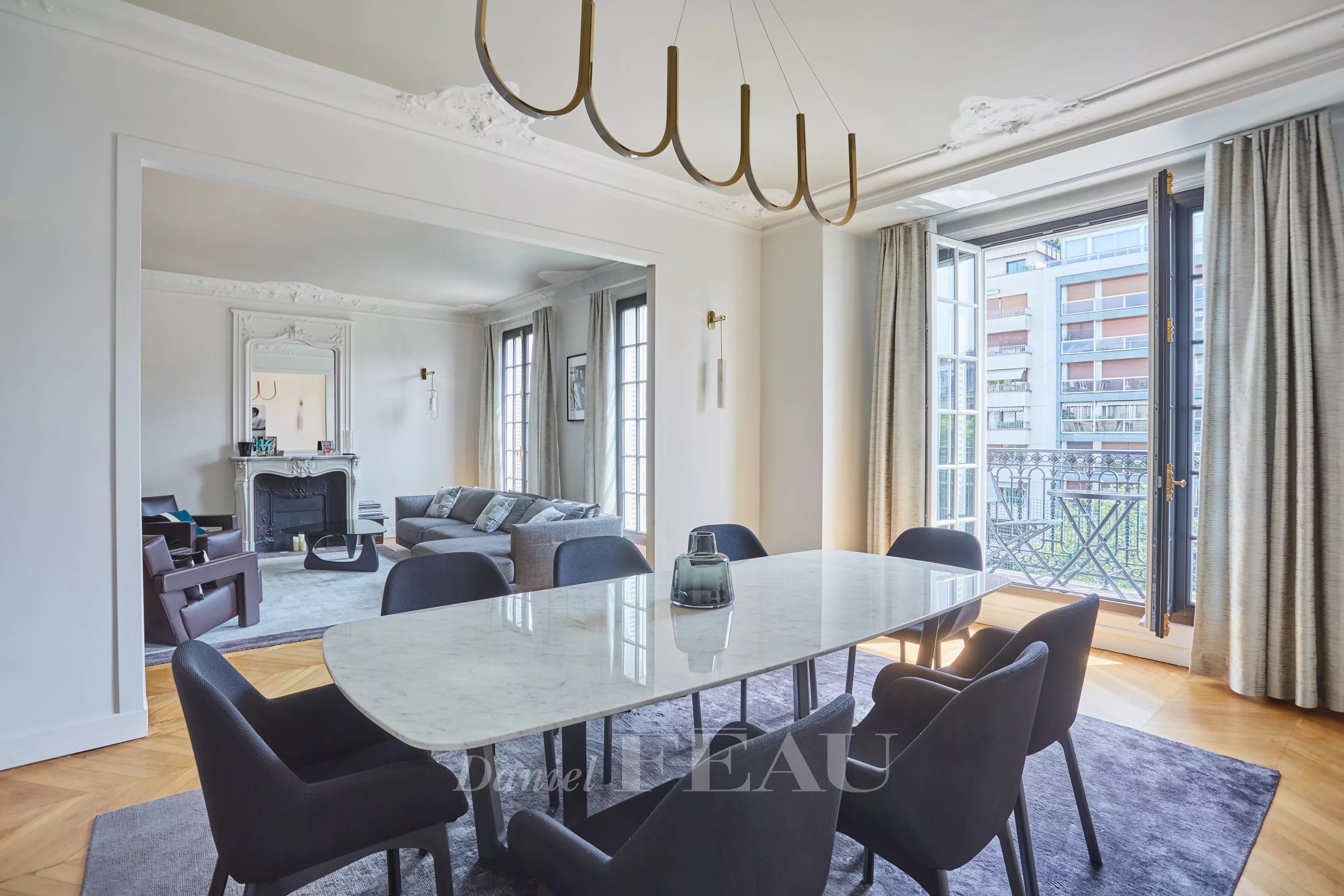 Sale Apartment Paris 16th
