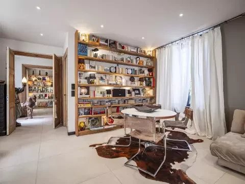 HERENHUIS MET ZWEMBAD EN BIJGEBOUW, THUIR