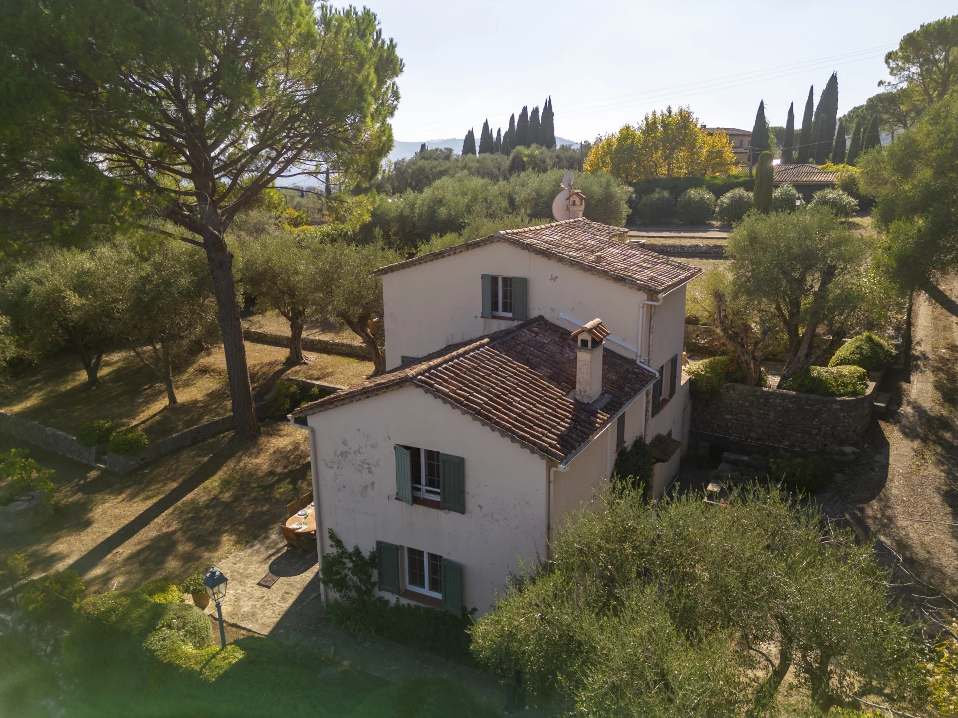 Beautiful house with swimming pool and large grounds - Grasse St Jacques Beautiful house with swimming pool and large grounds - Grasse St Jacques