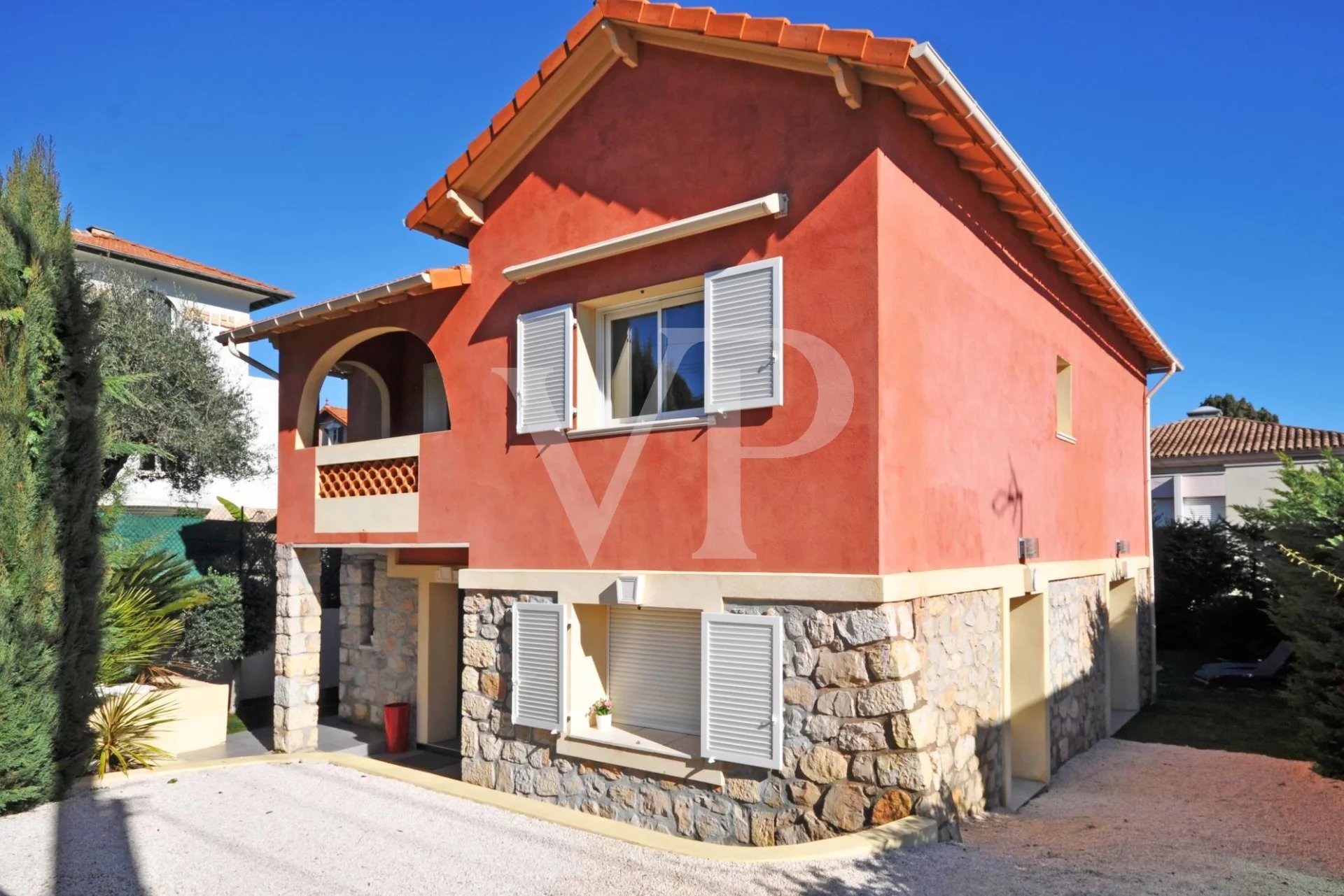 Charmantes Haus zwischen Cap d'Antibes und Stadtzentrum