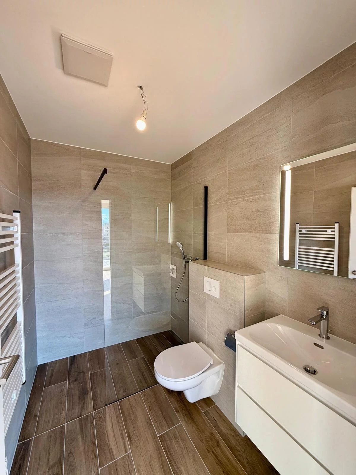 Splendide attique 3.5 pièces neuf à Sion