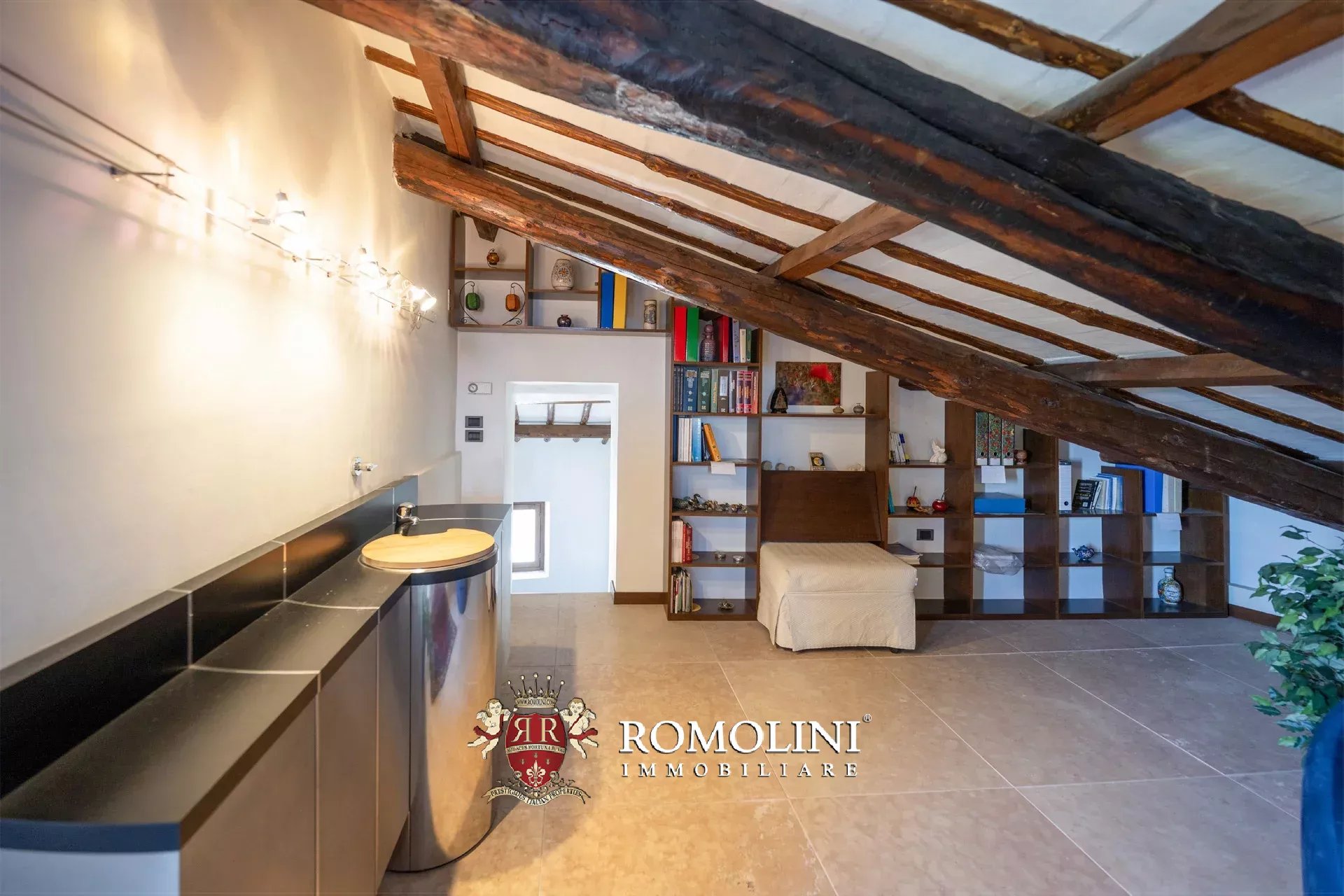 5 Bedroom Villa/Townhouse's Image 39