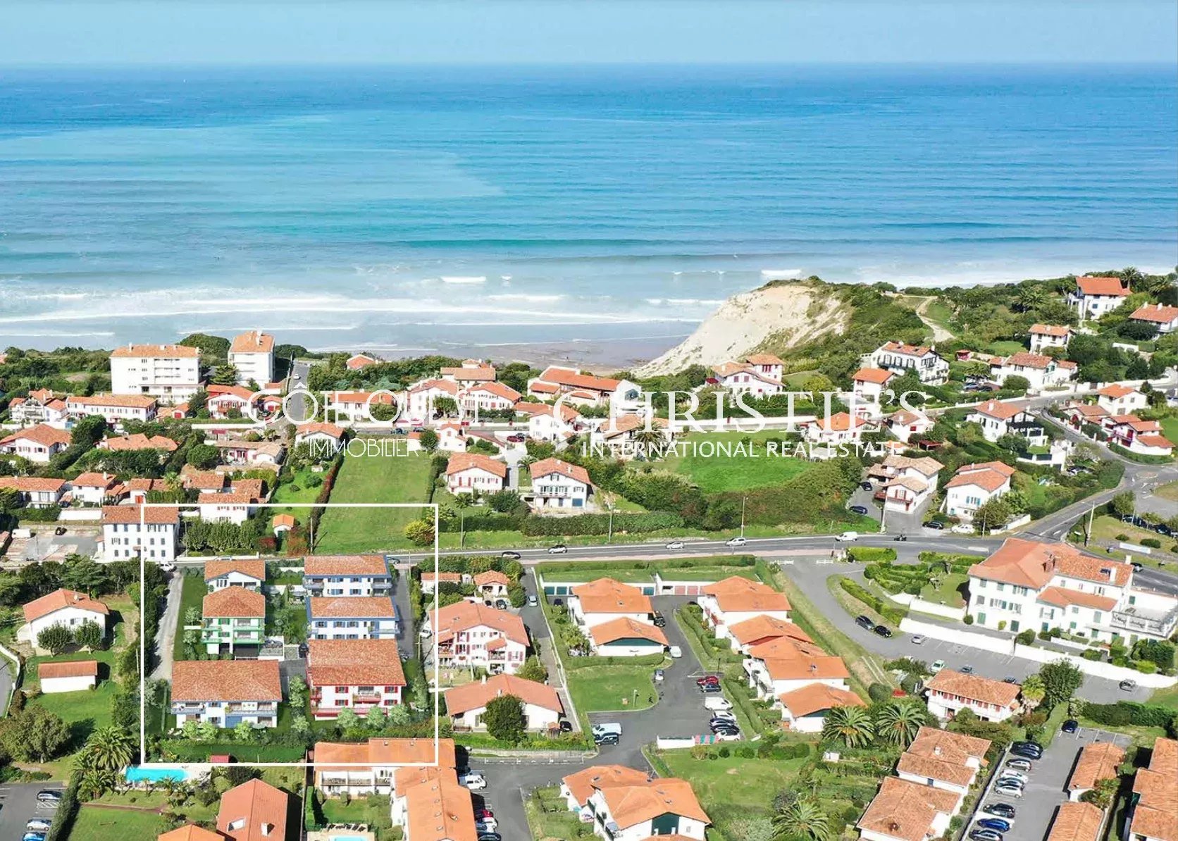For sale Bidart – A new 5-room apartment with a garden and terrace