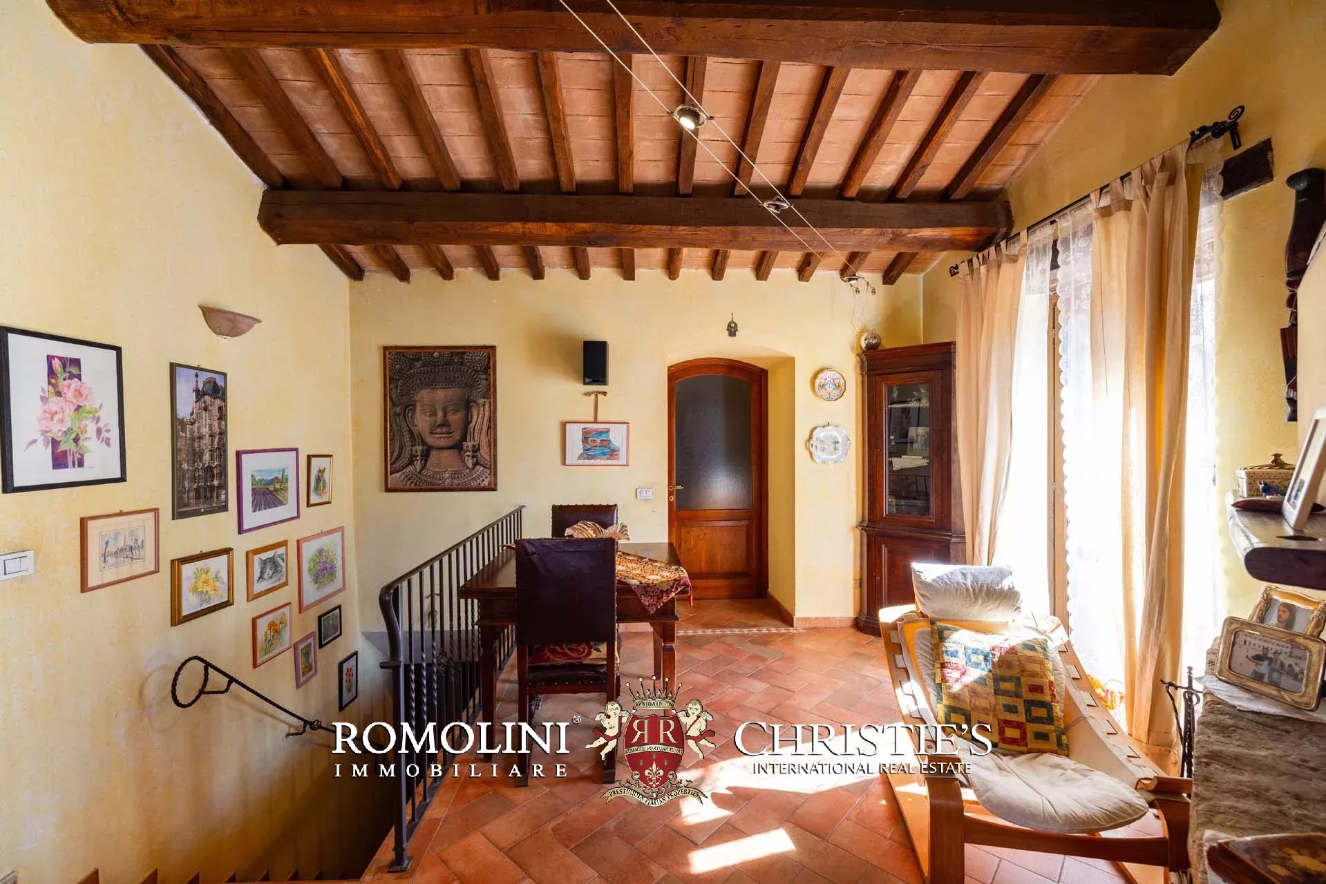 6 Bedroom Villa/Townhouse's Image 35