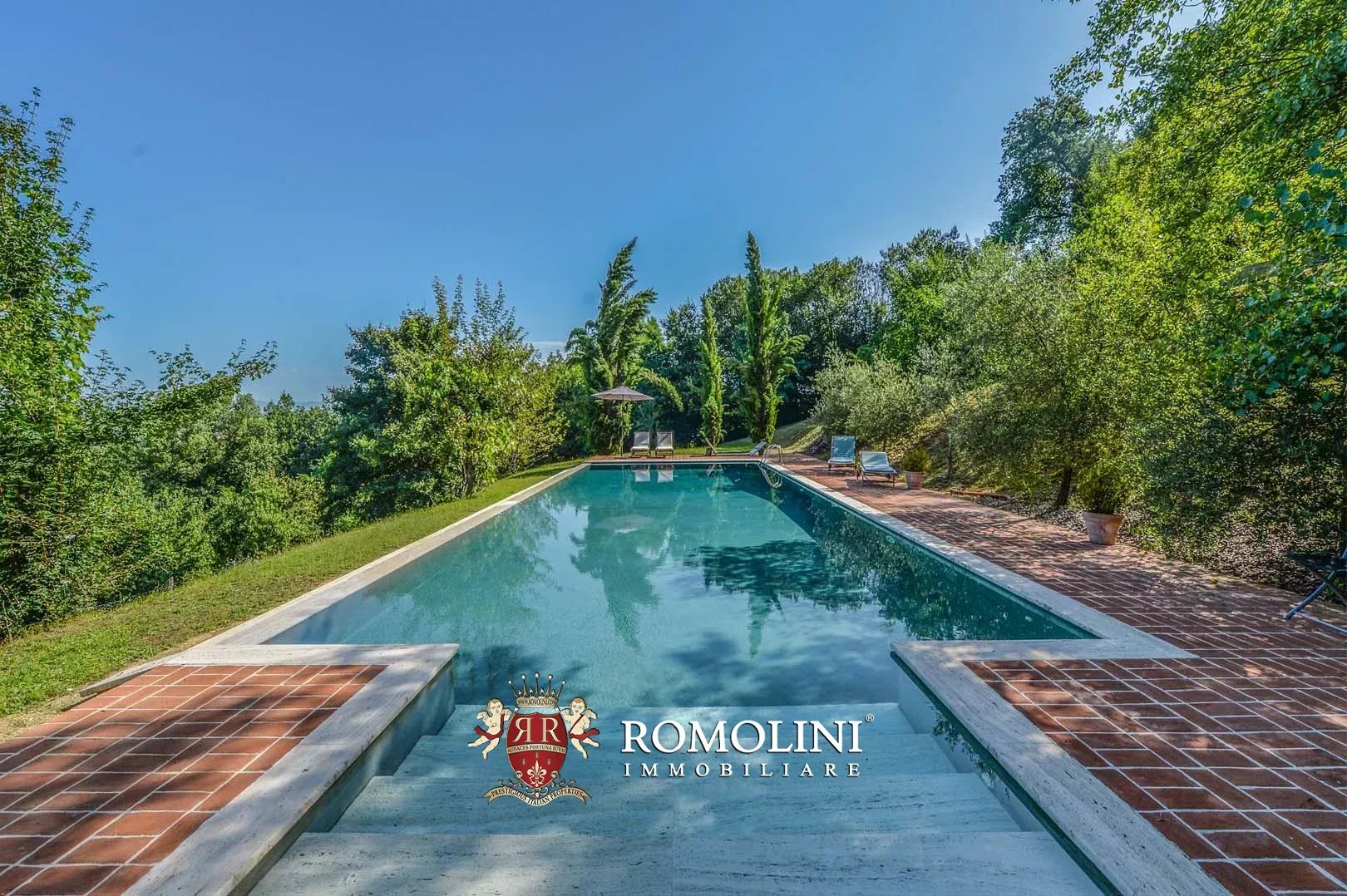 6 Bedroom Villa/Townhouse's Image 20