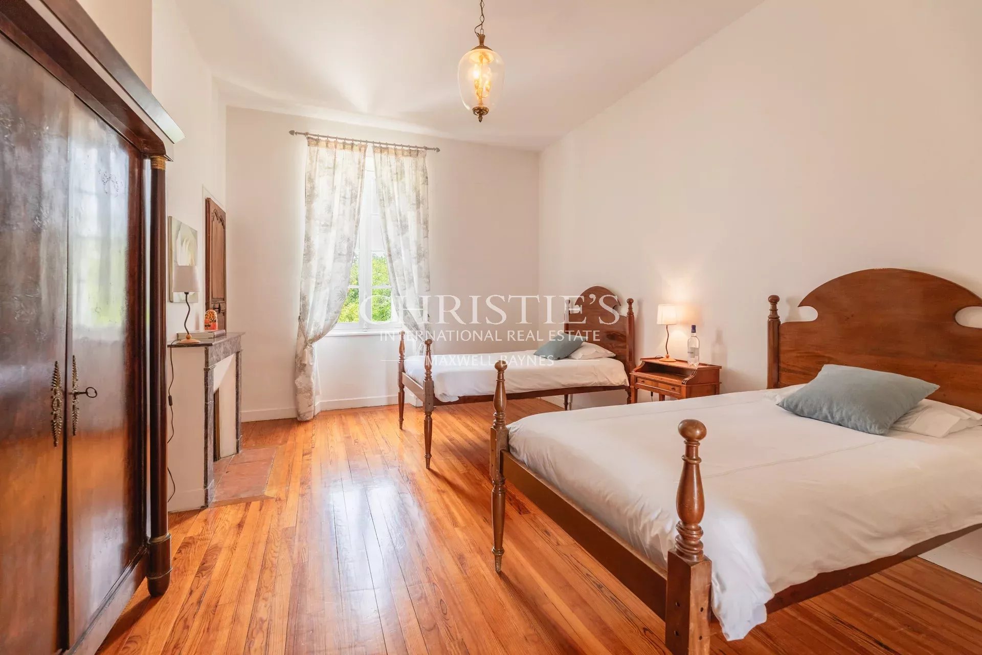 7 Bedroom Villa/Townhouse's Image 18