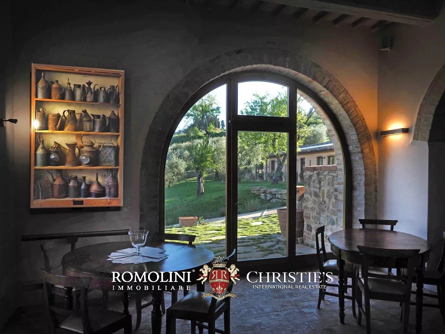 15 Bedroom Vineyard's Image 38