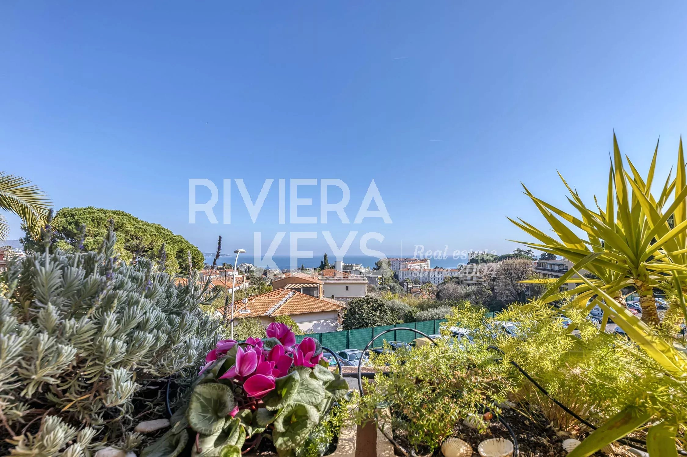 NICE – Fabron : Appartement 3 pièces avec terrasse et vue mer