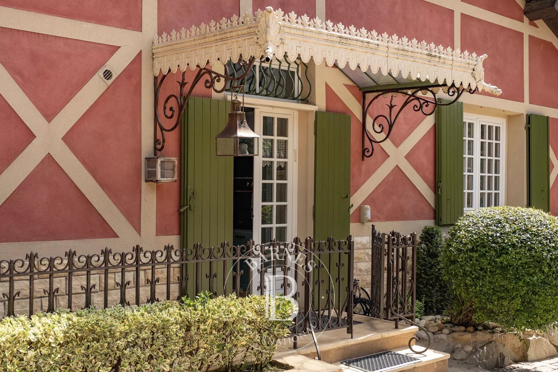 Maison Sainte-Euphémie  -  ref 84662160 (picture 2)