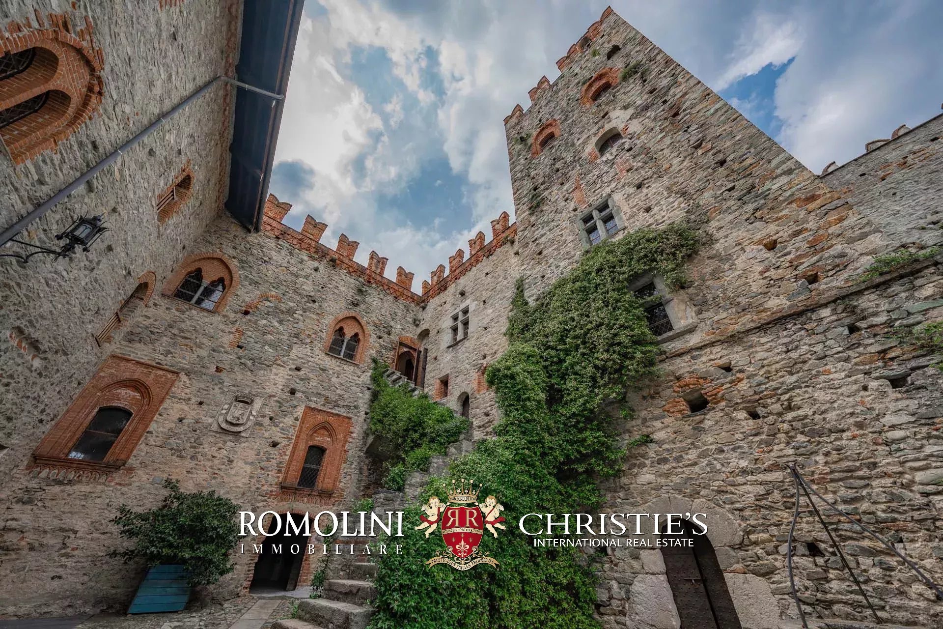 11 Bedroom Chateau's Image 27