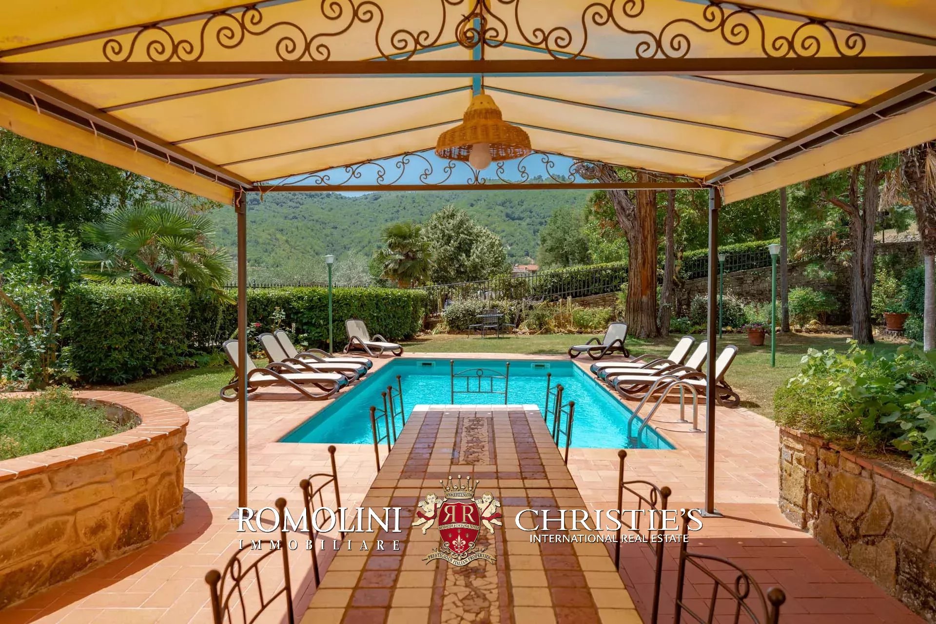 21 Bedroom Vineyard's Image 41