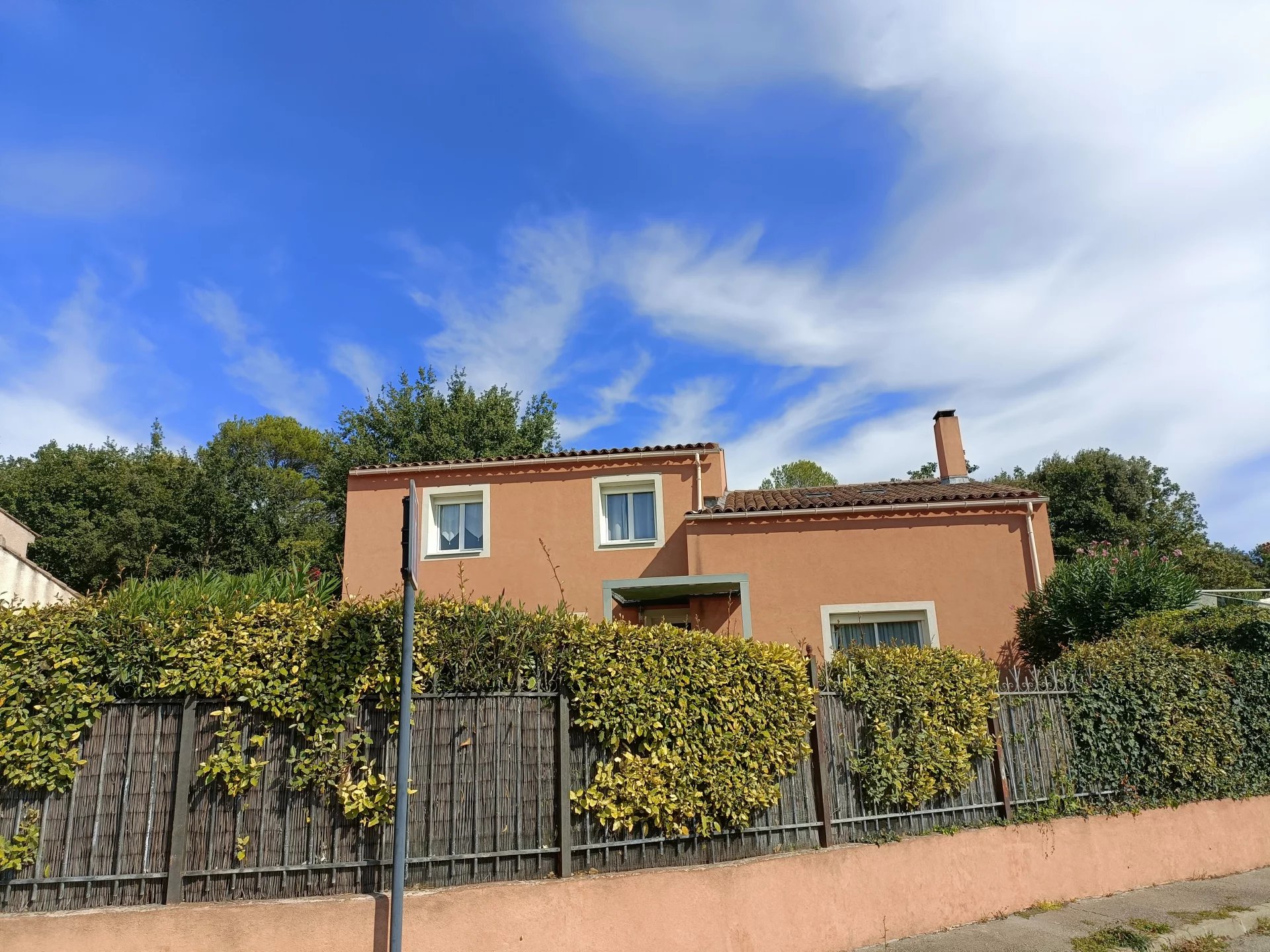 A Vendre Maison de Type 6  - Piscine - Jardin