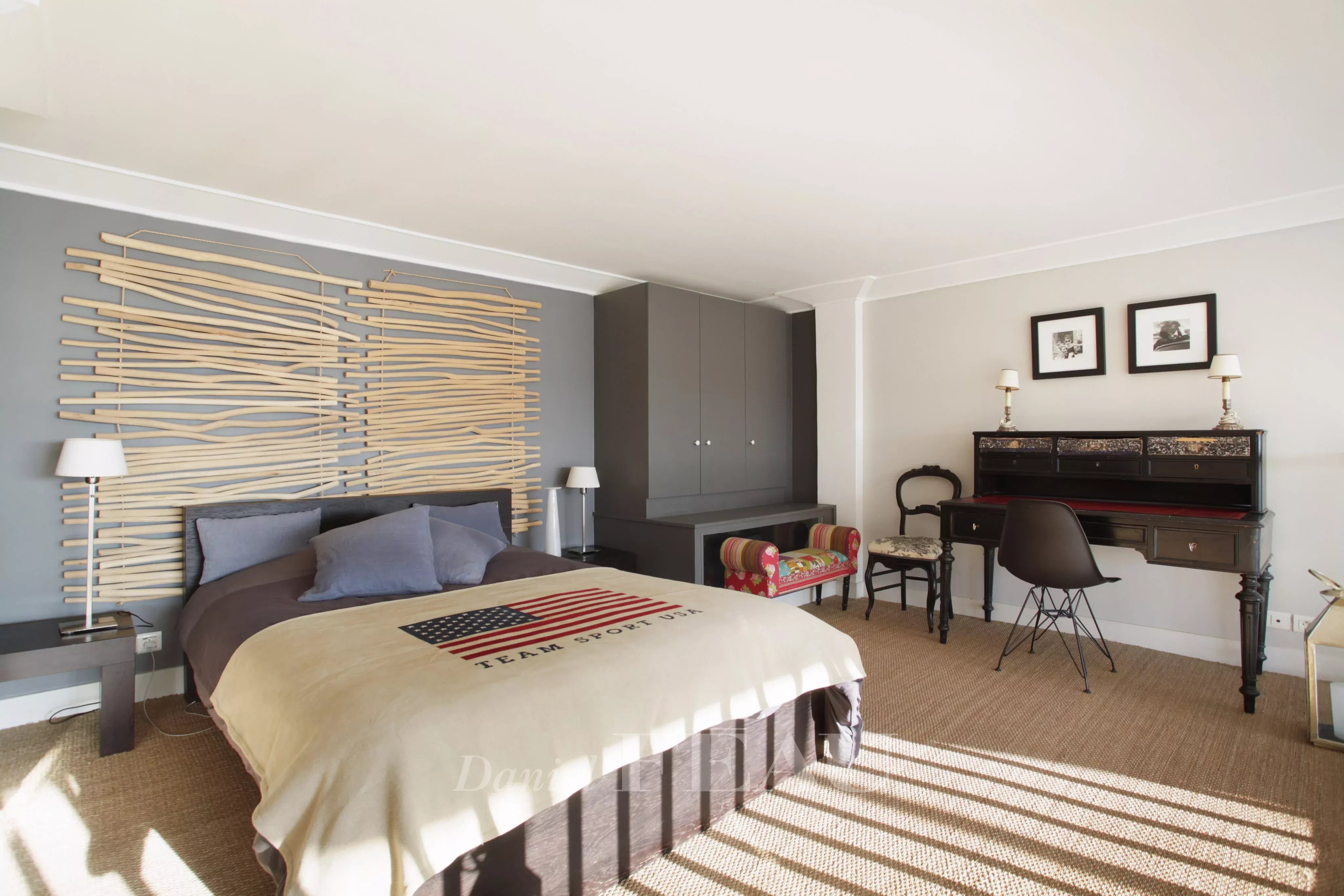 Bedroom Carpet Wooden floor