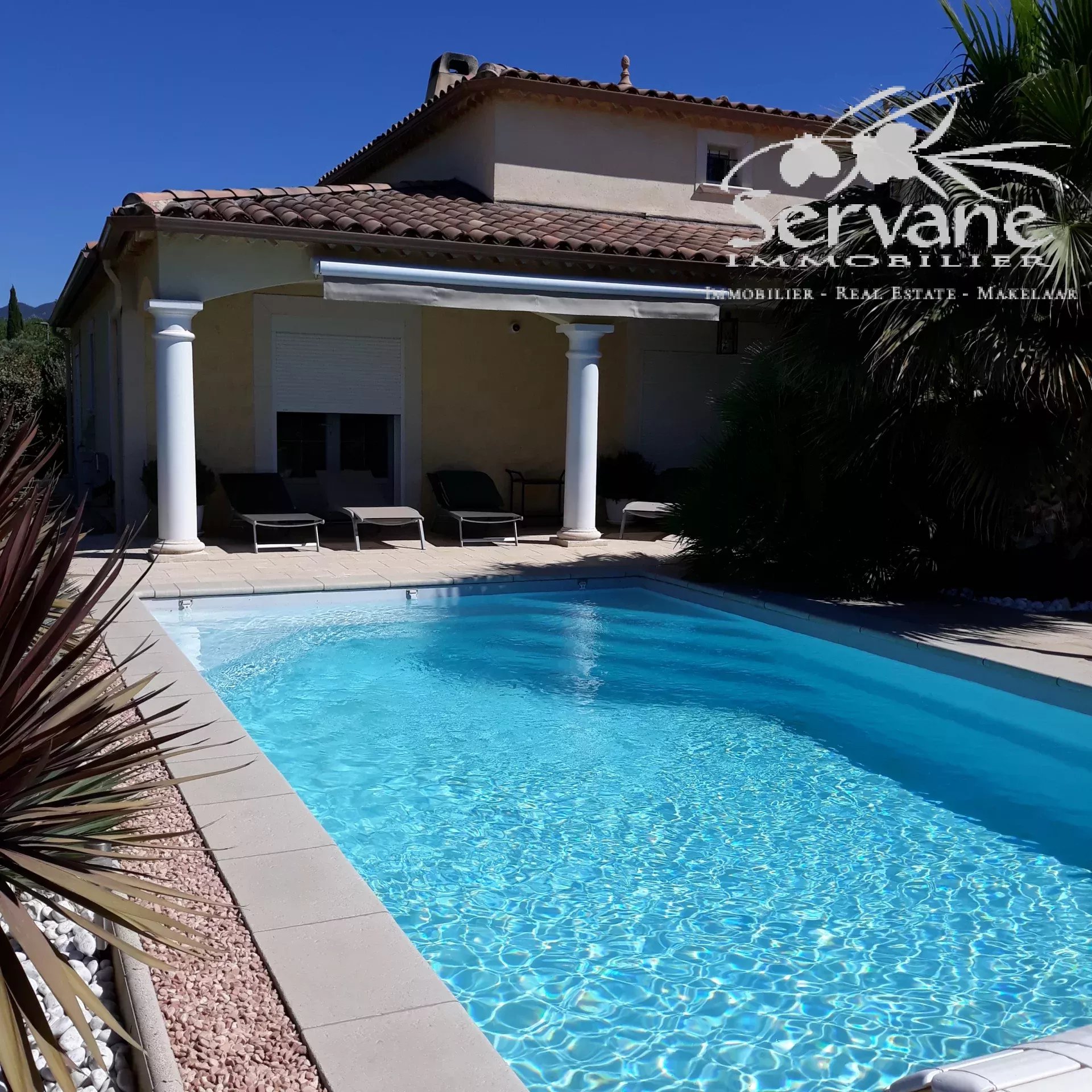 VERY NICE 4 BEDROOMS VILLA WITH POOL FOR SALE AUPS