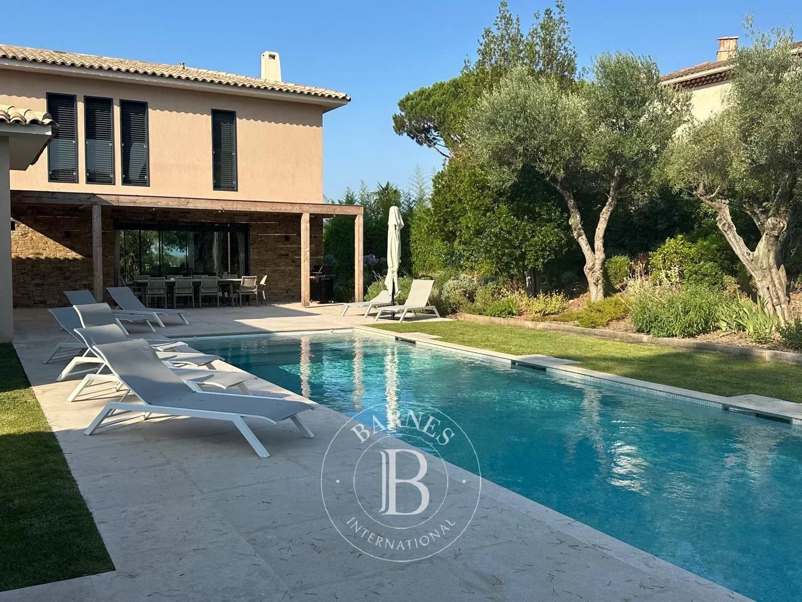 SAINT-TROPEZ - VILLA D'EXCEPTION - 5 CHAMBRES - NEUF - PROCHE PLACE DES LICES - picture 4