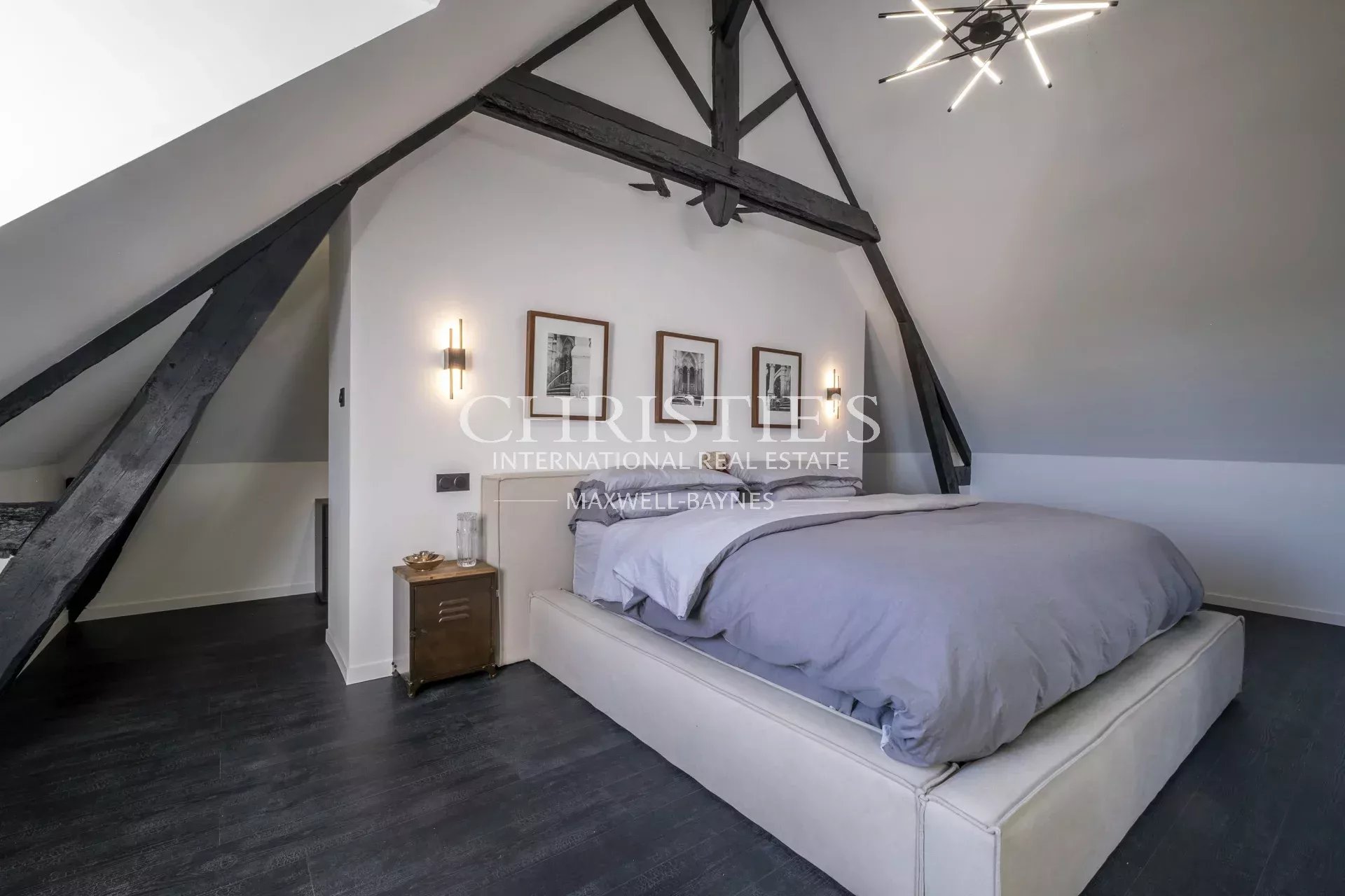 6 Bedroom Chateau's Image 17