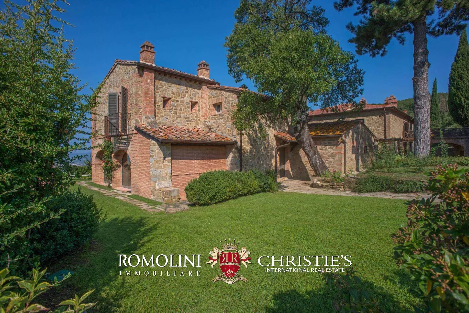 16 Bedroom Vineyard's Image 37
