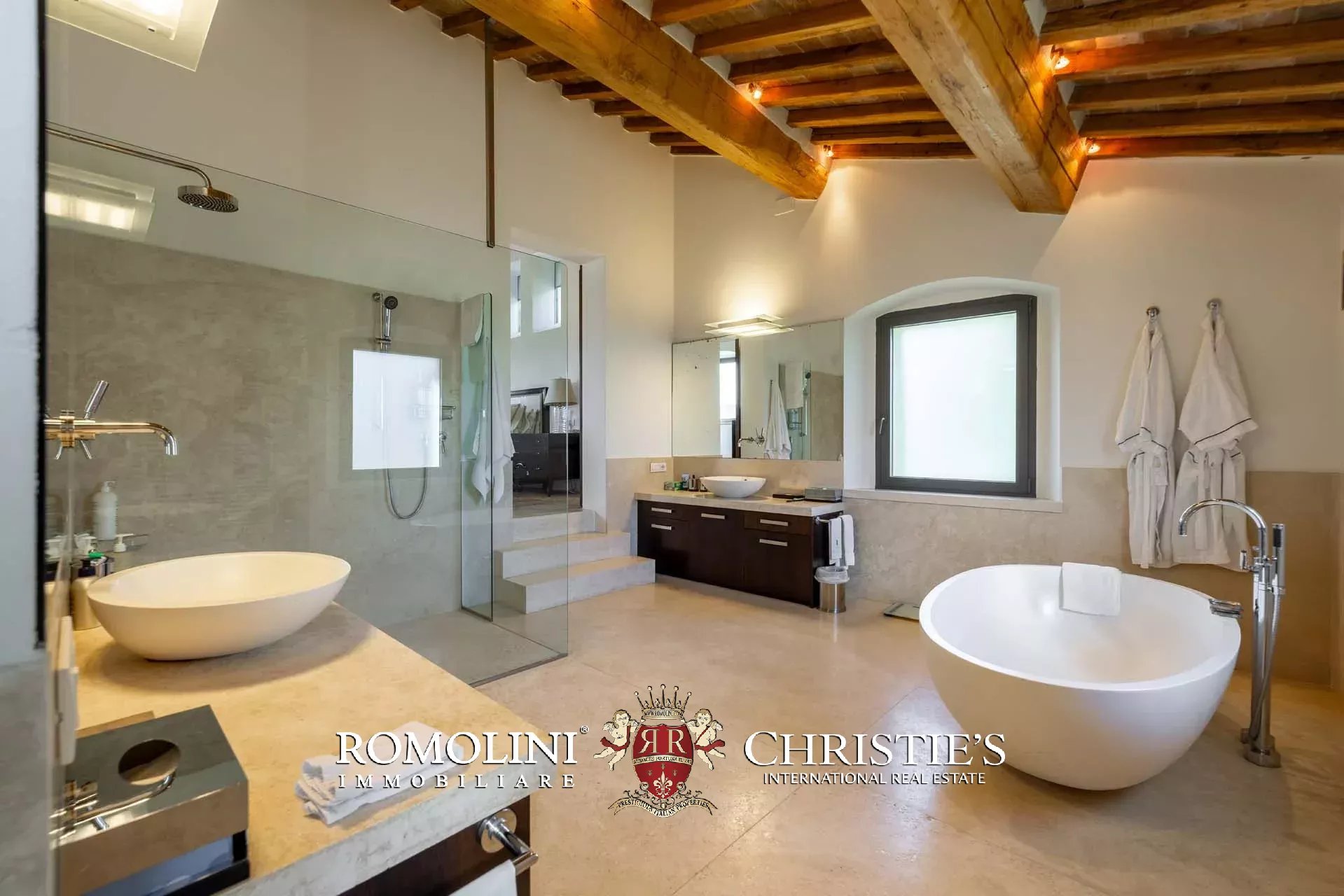 7 Bedroom Villa/Townhouse's Image 51