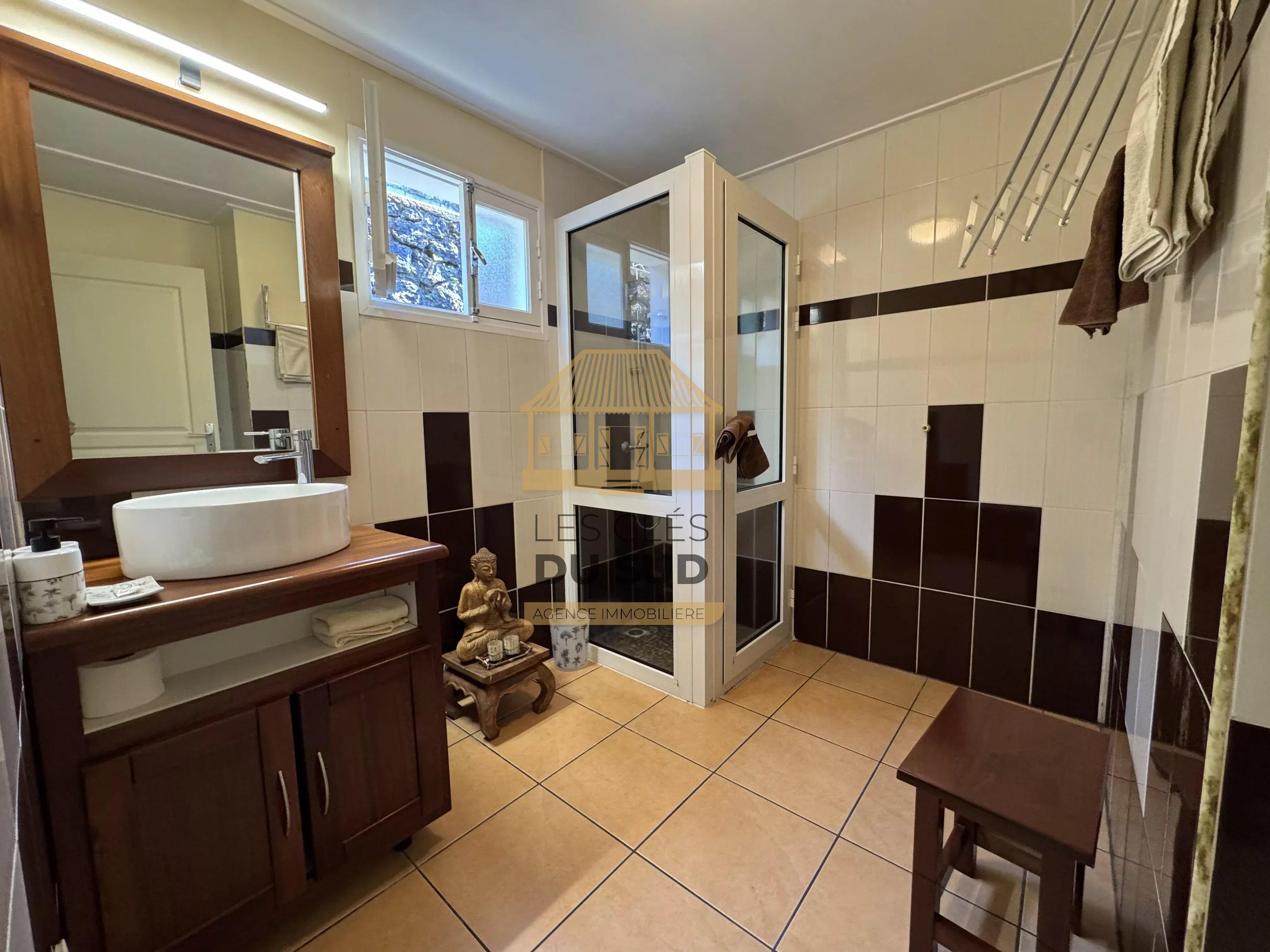 SAINT-PHILIPPE – BASSE VALLÉE – ENSEMBLE DE 5 BUNGALOWS EN LOCATION SAISONNIÈRE