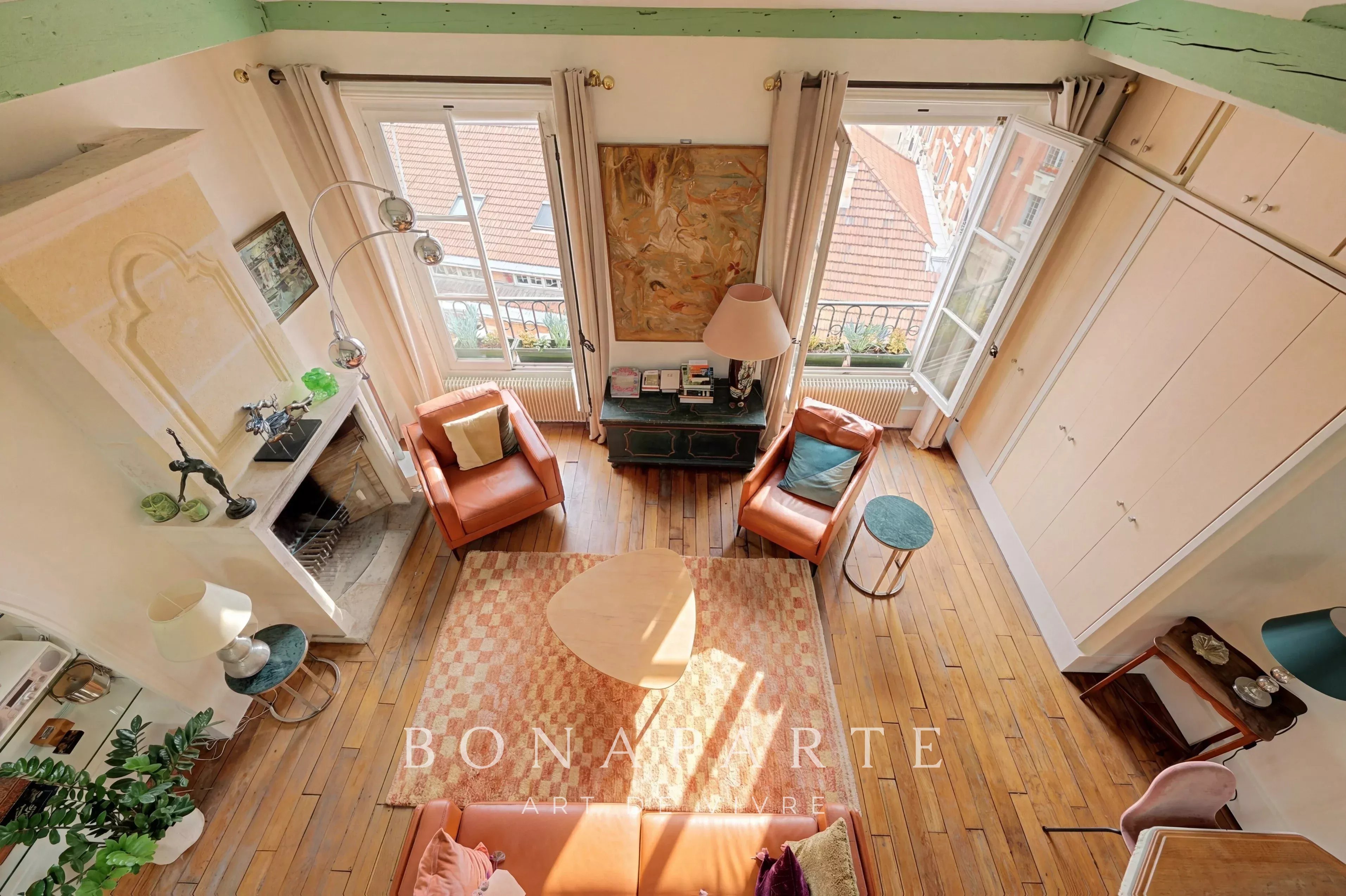 PARIS 3 / TOURNELLES - APPARTEMENT / 2 CHAMBRES - DERNIER ETAGE