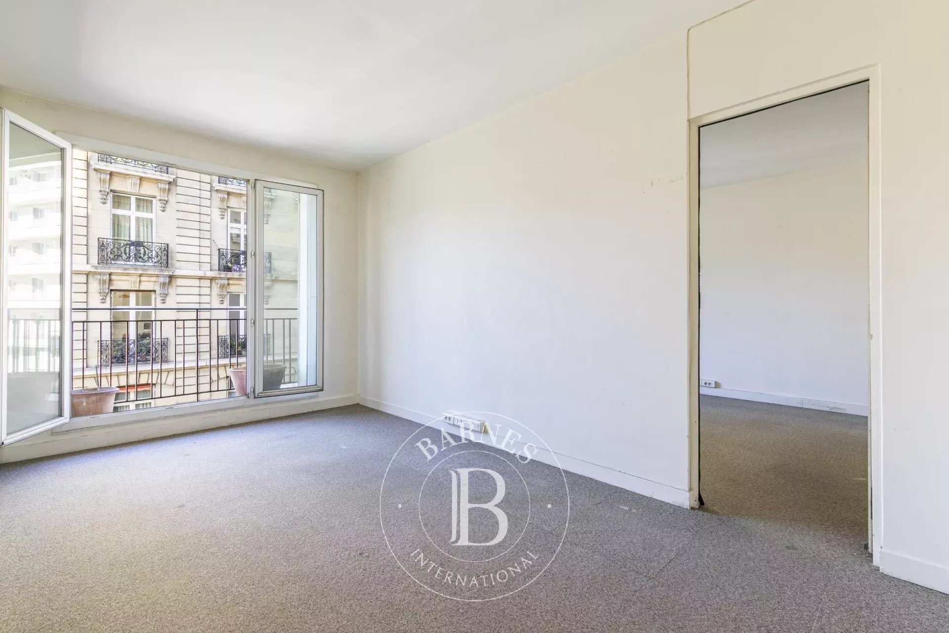 Paris 6 - Raspail/Assas - Family apartment 225,46 m²- open view - 4/5 bedrooms - to renovate - picture 9
