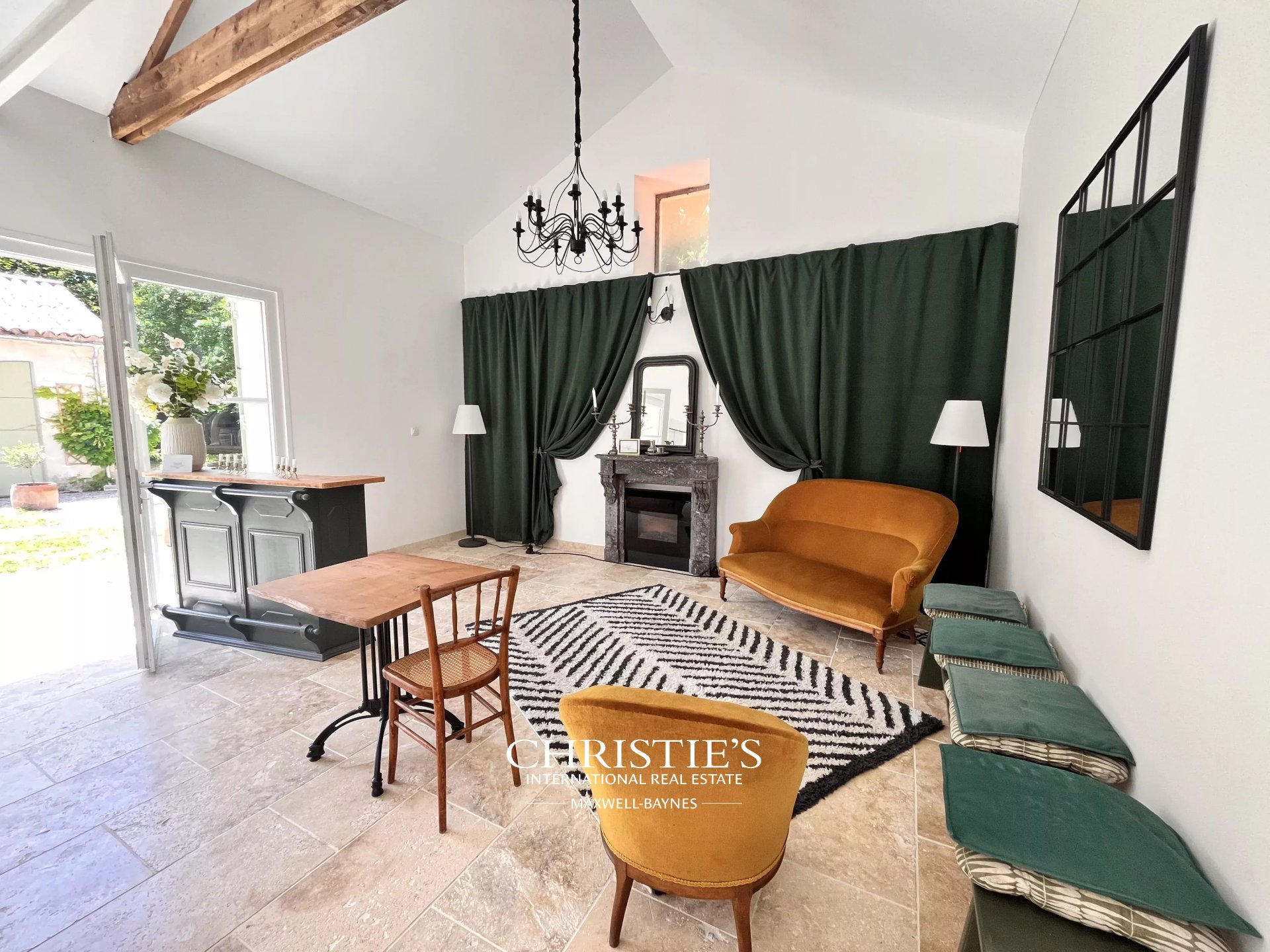 9 Bedroom Chateau's Image 19
