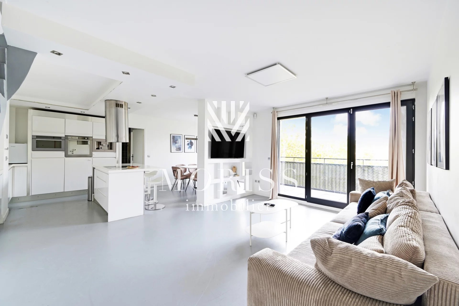 Montreuil Appartement de 5 pièces, 4 chambres + 12 m2 de balcon - Image 1