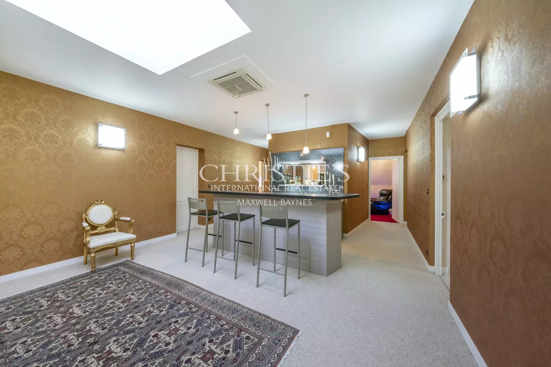 11 Bedroom Chateau's Image 25