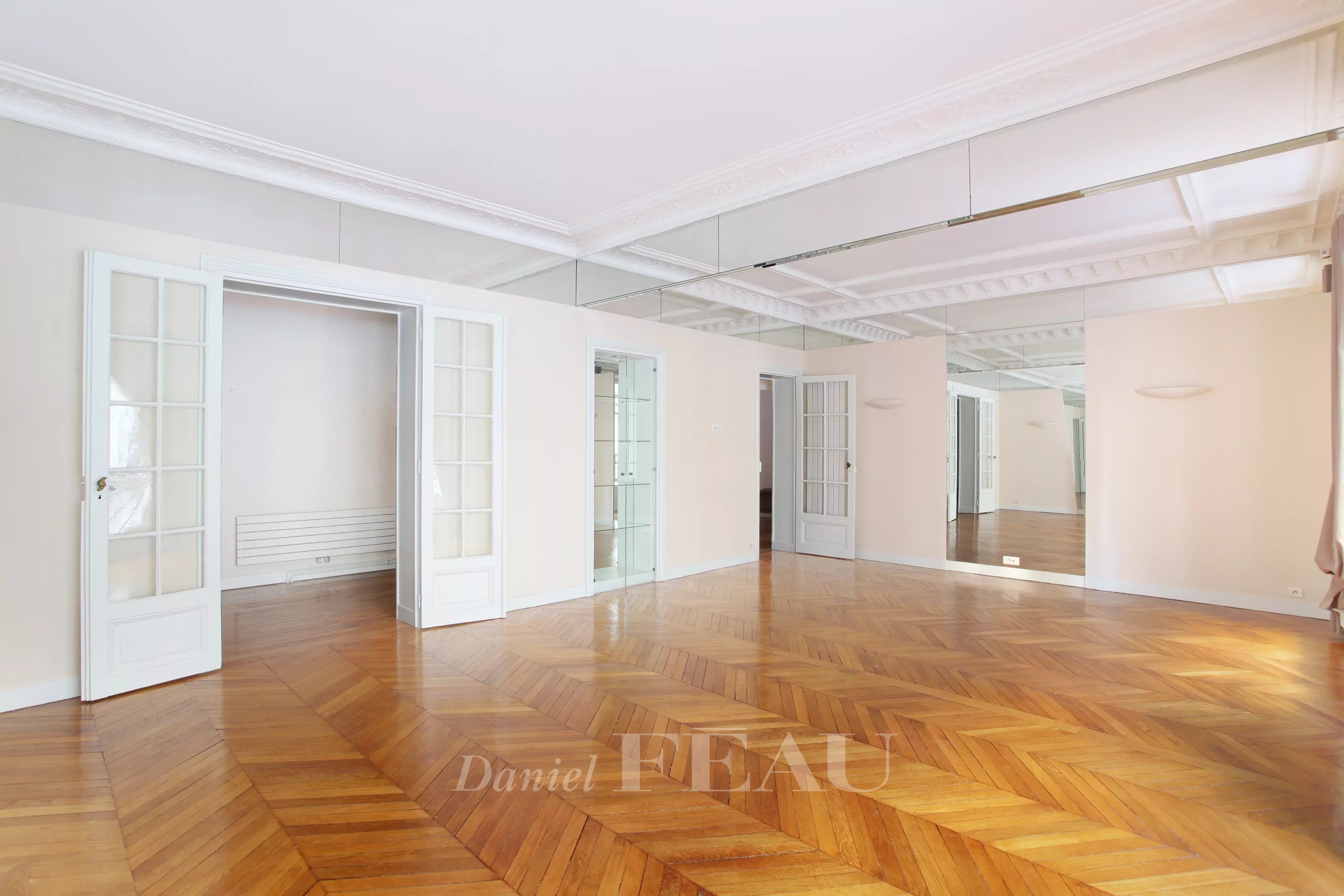 Rental Apartment Paris 16th