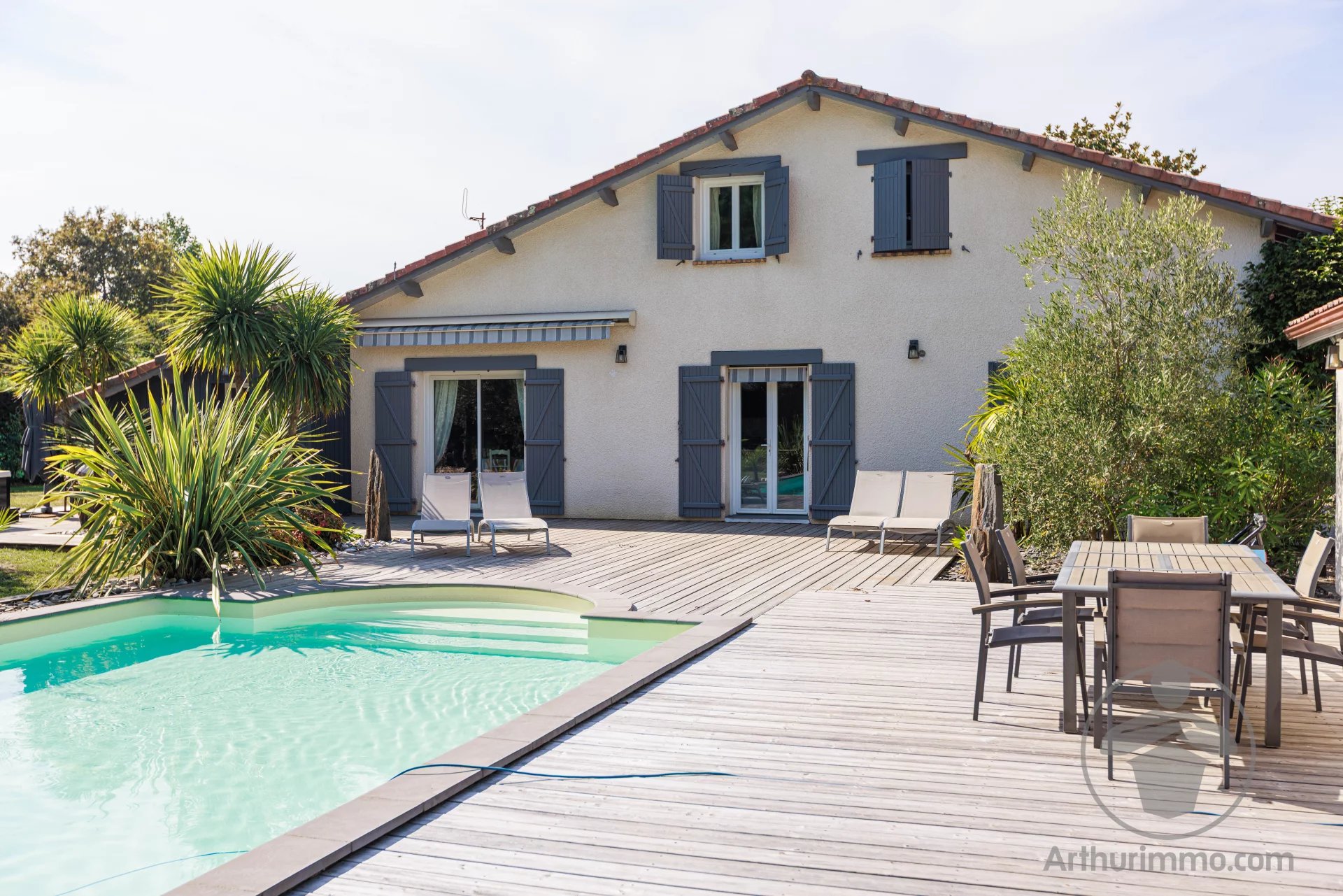 Agence immobilière de SARL NOMEA