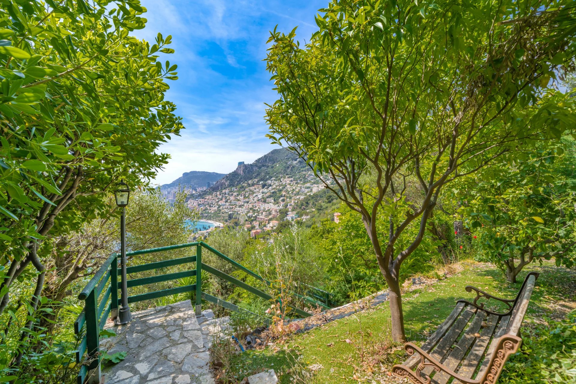 Roquebrune-Cap-Martin–Appartement d’exception avec vue mer et Monaco à 10 minutes de la Principauté - Photo 4