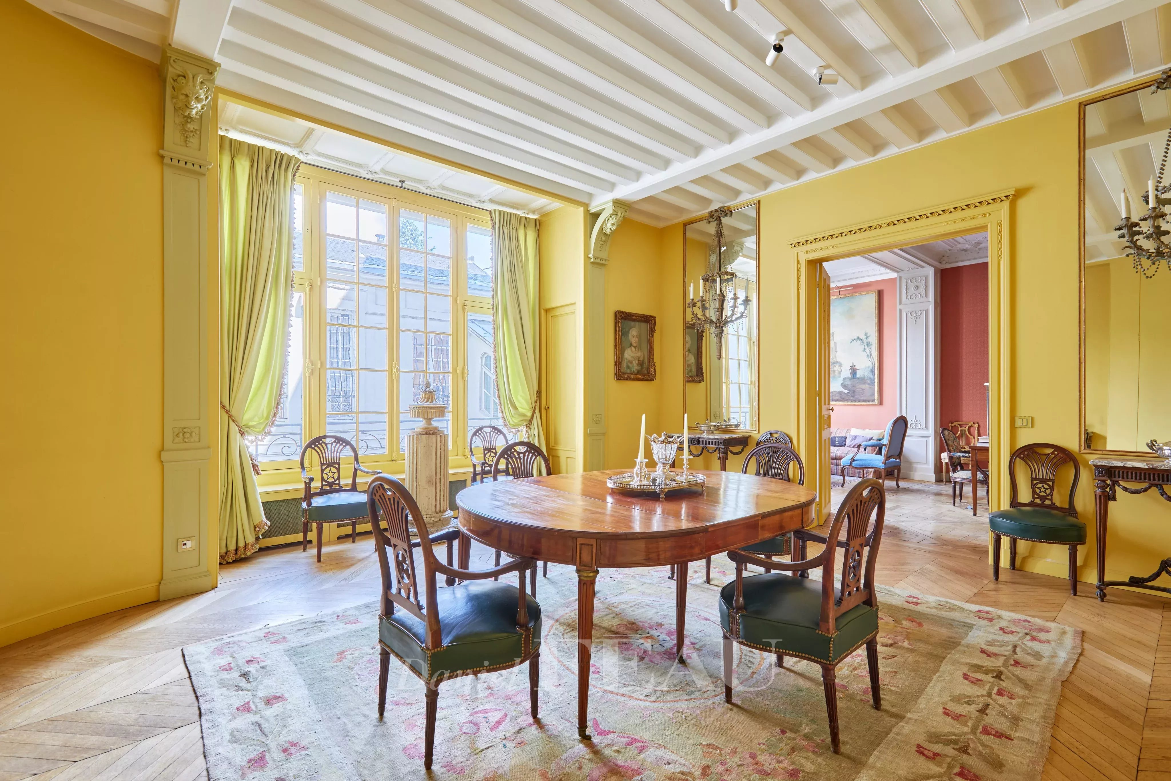 Paris 7th District – A spacious 2/3 bed apartment