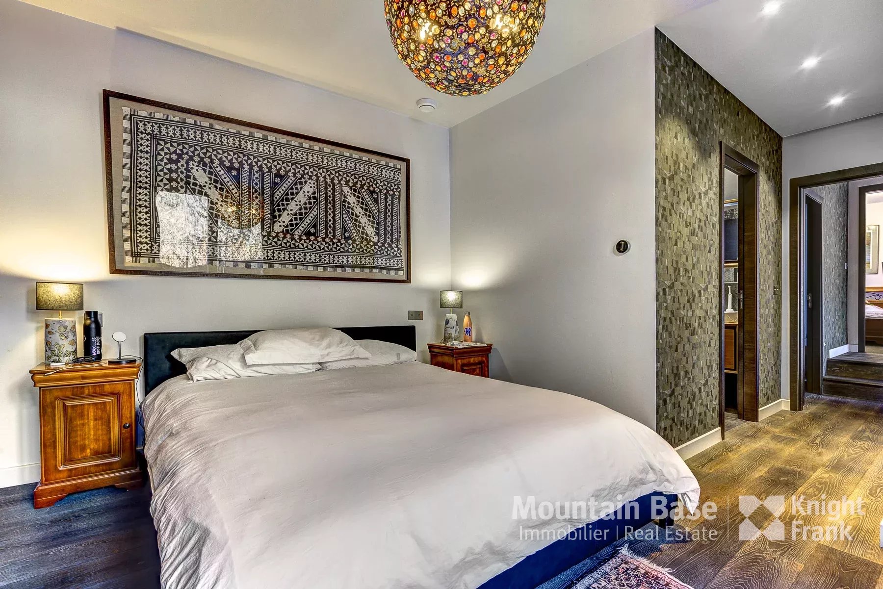 Photo of A beautifully renovated, 6-bedroom house in central Chamonix