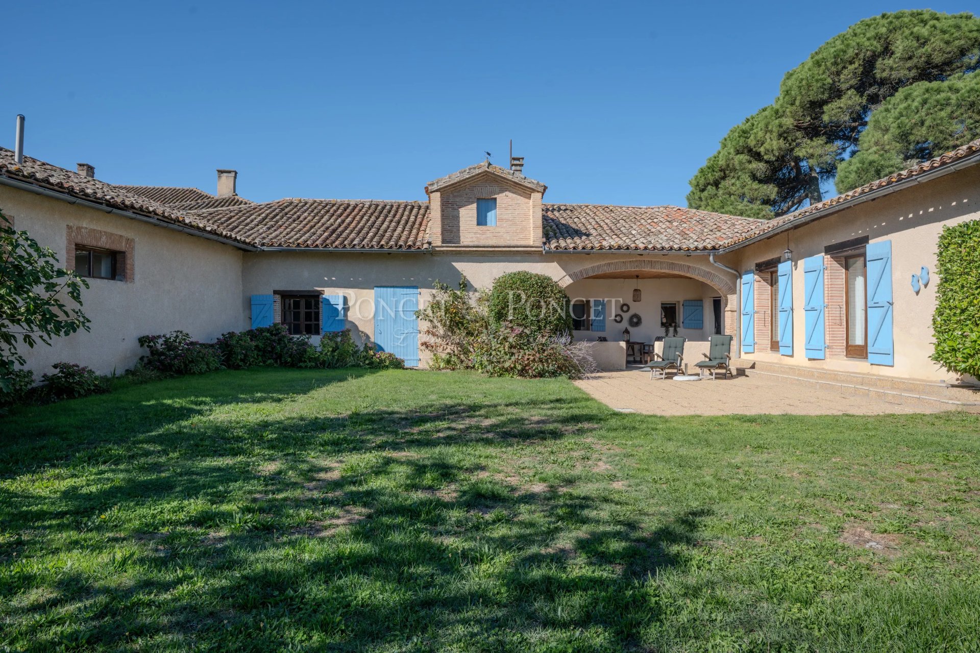 10 Bedroom Chateau's Image 28