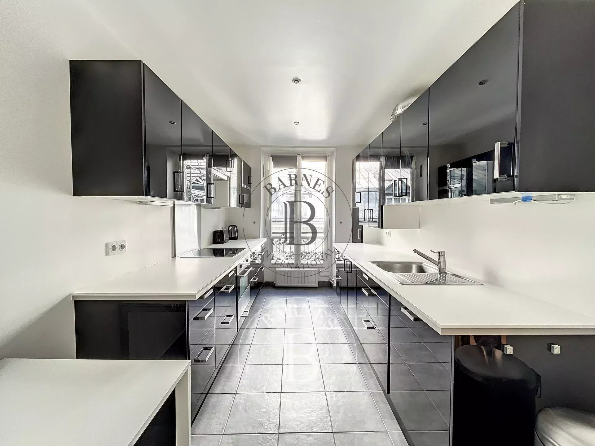 Daire Paris 8ème - picture 8