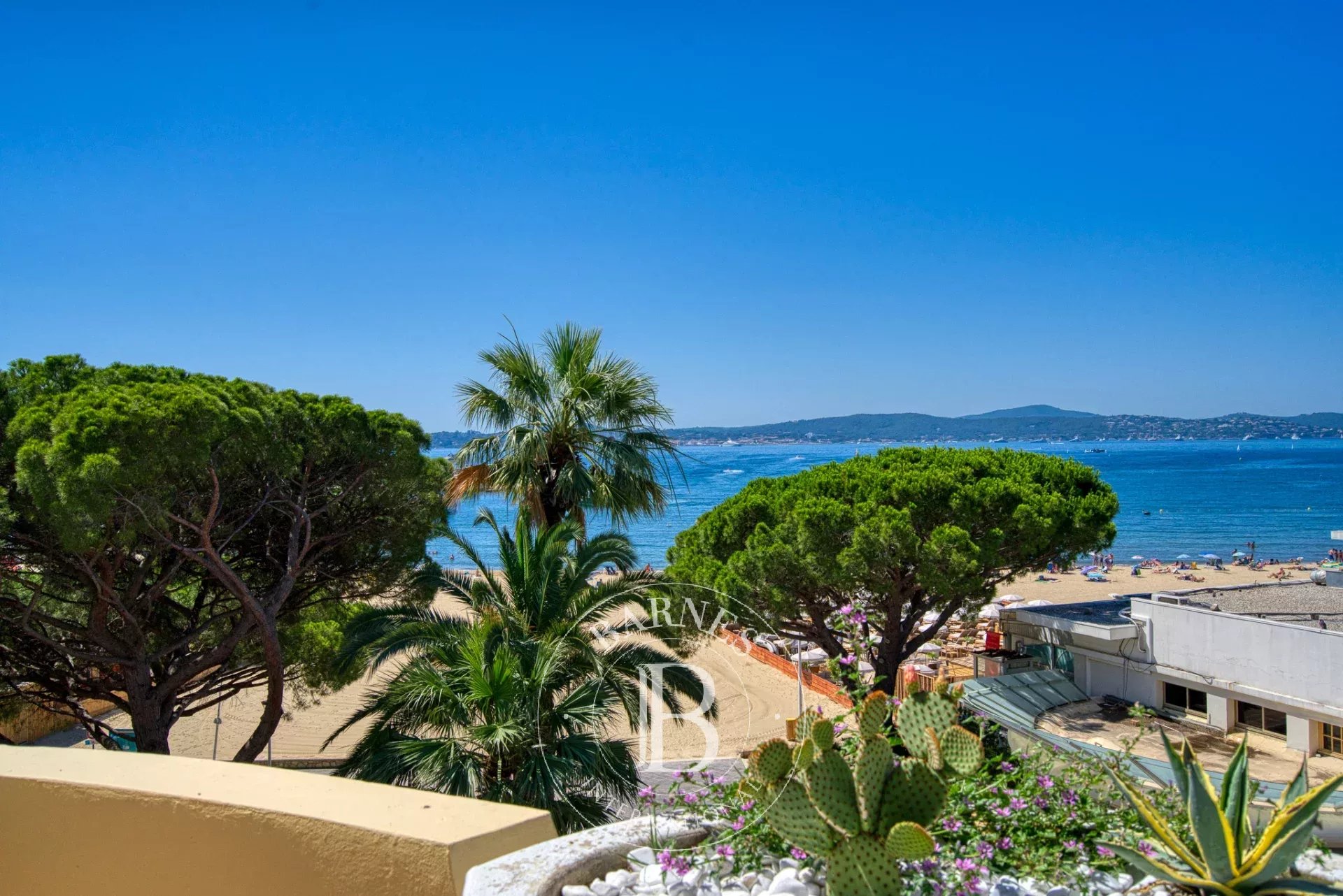 SAINTE-MAXIME - RENOVATED APARTMENT - DOWNTOWN - SEA VIEW