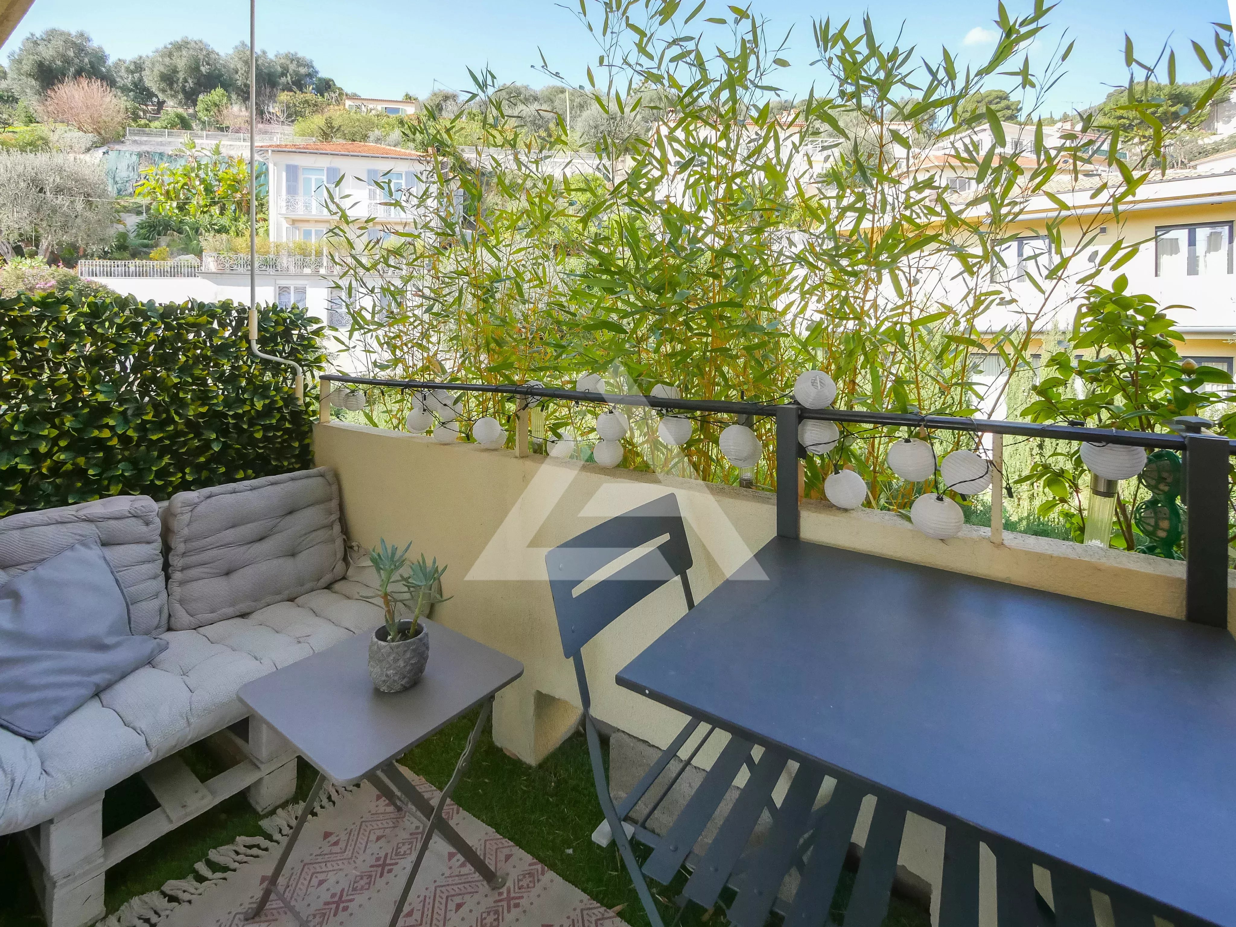 TWO BEDROOM APARTMENT WITH SEA VIEW - BEAULIEU SUR MER - PARKING