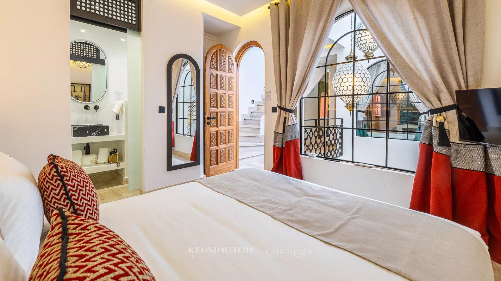 5 Bedroom Villa/Townhouse's Image 13