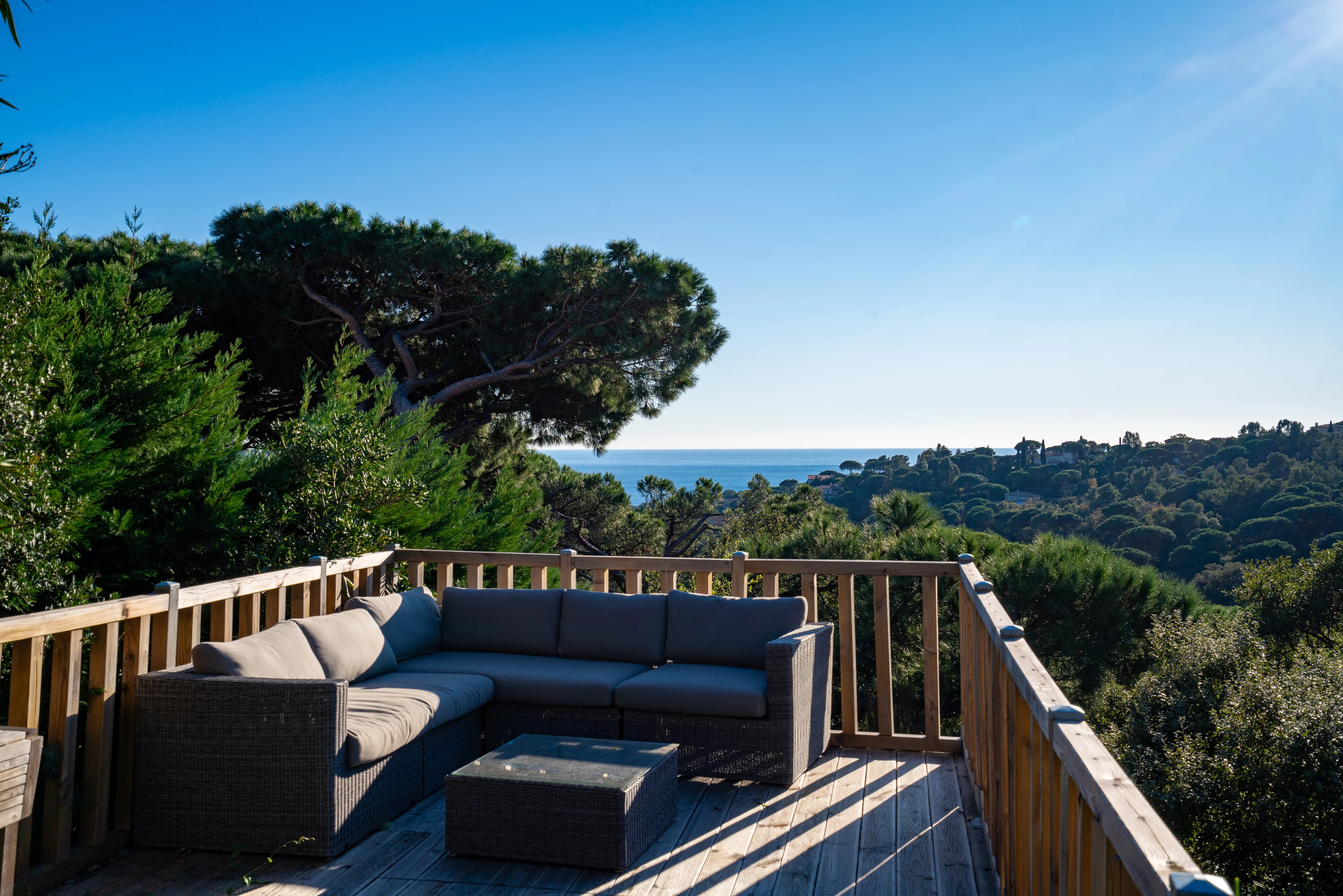 Sea View Villa with Swimming Pool on the Hills of Gigaro