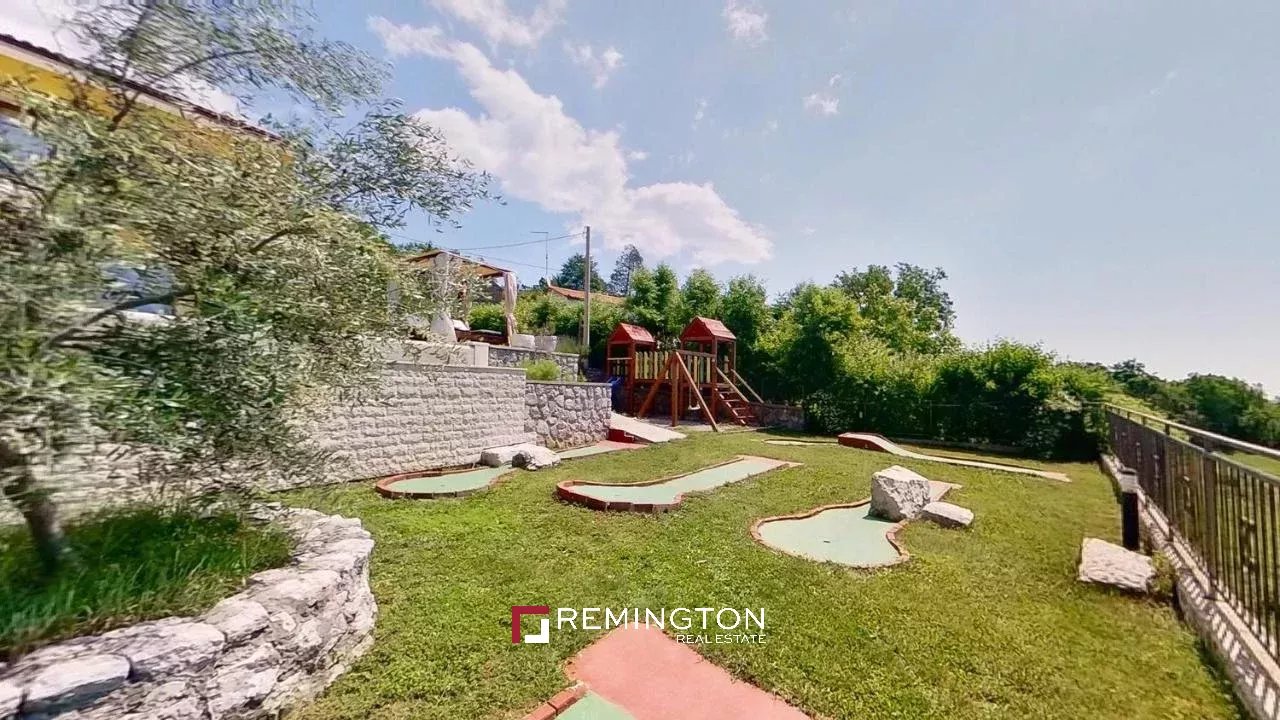 4 Bedroom Villa/Townhouse's Image 4