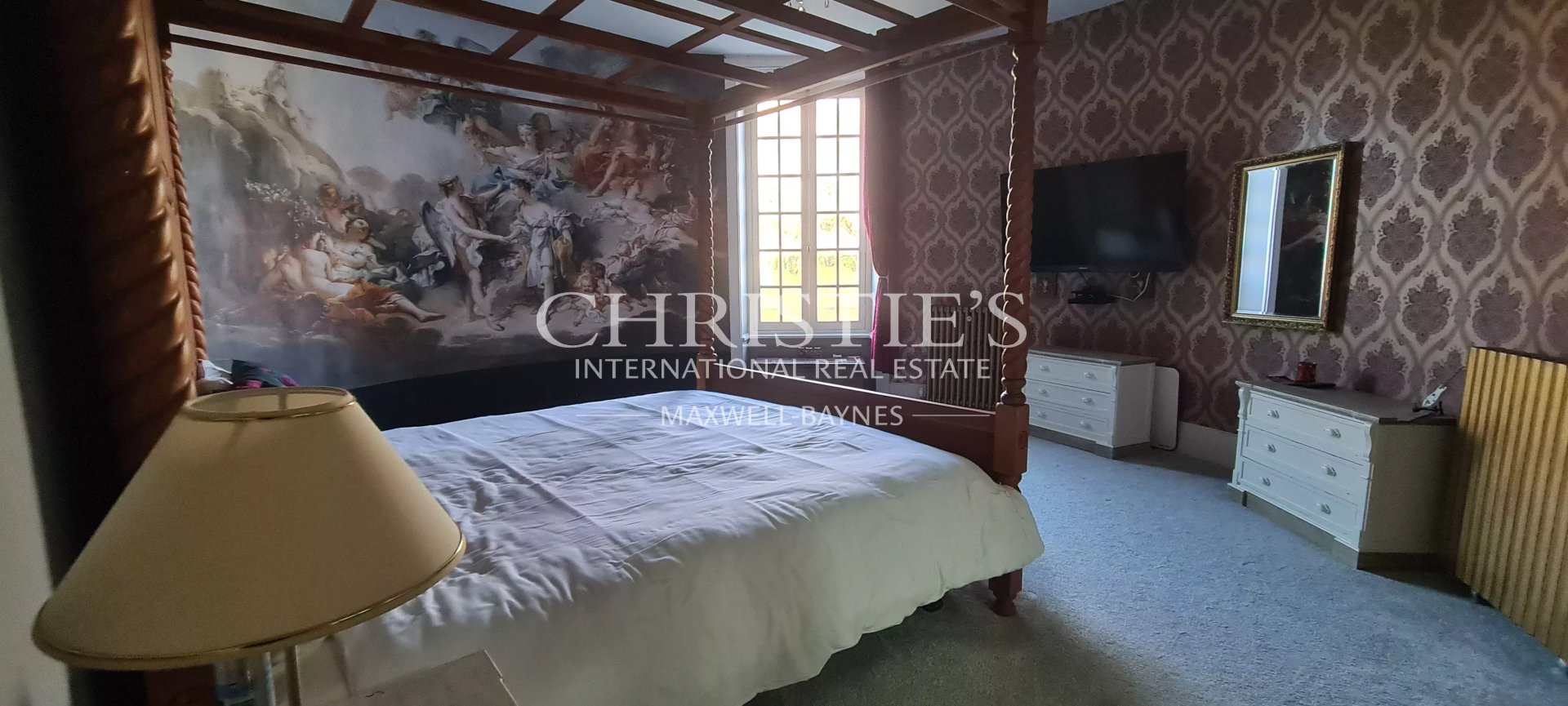 10 Bedroom Chateau's Image 17