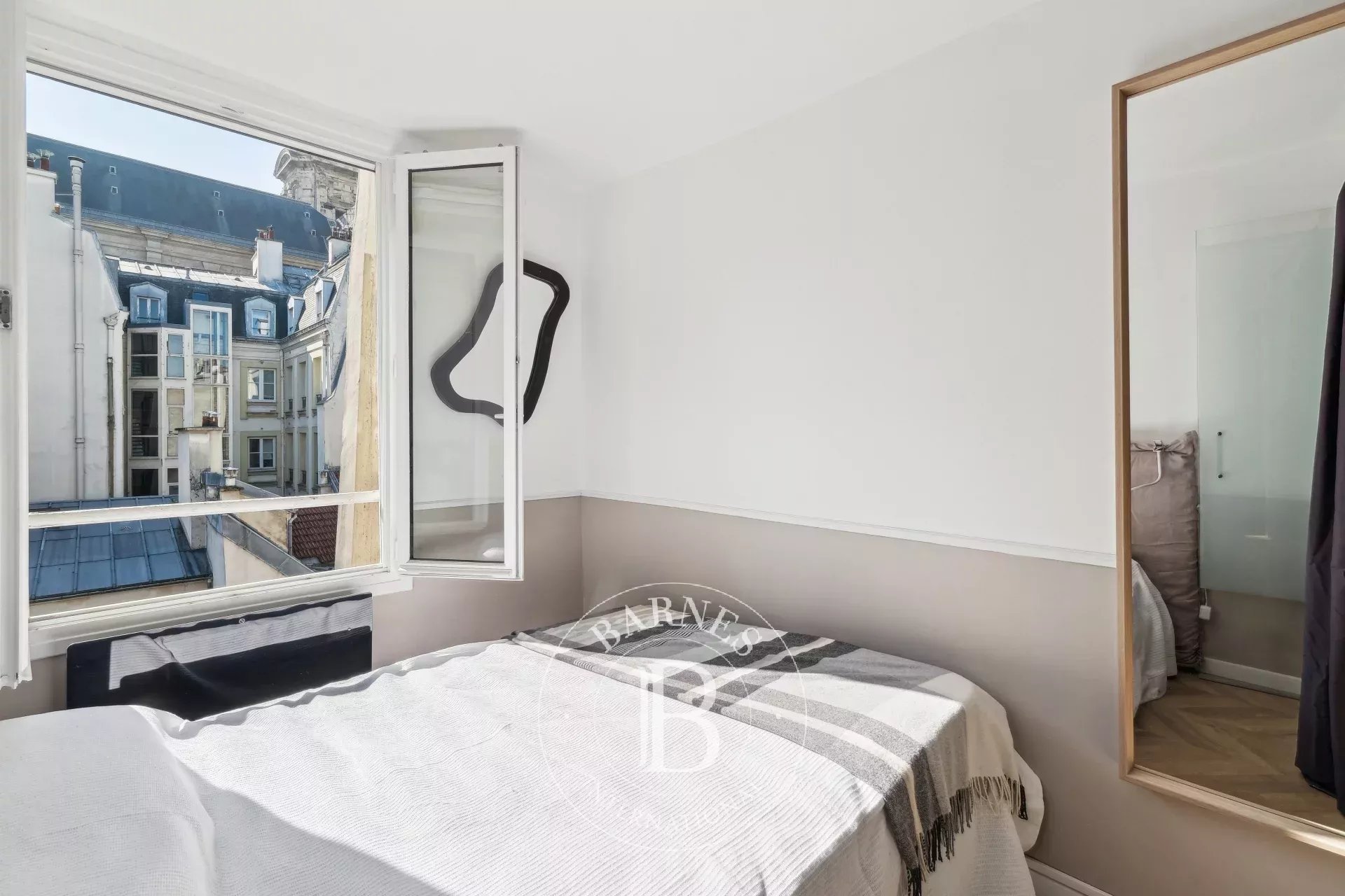 Paris 6 - Saint-Sulpice - Fully renovated studio apartment on an upper floor - Quiet and bright