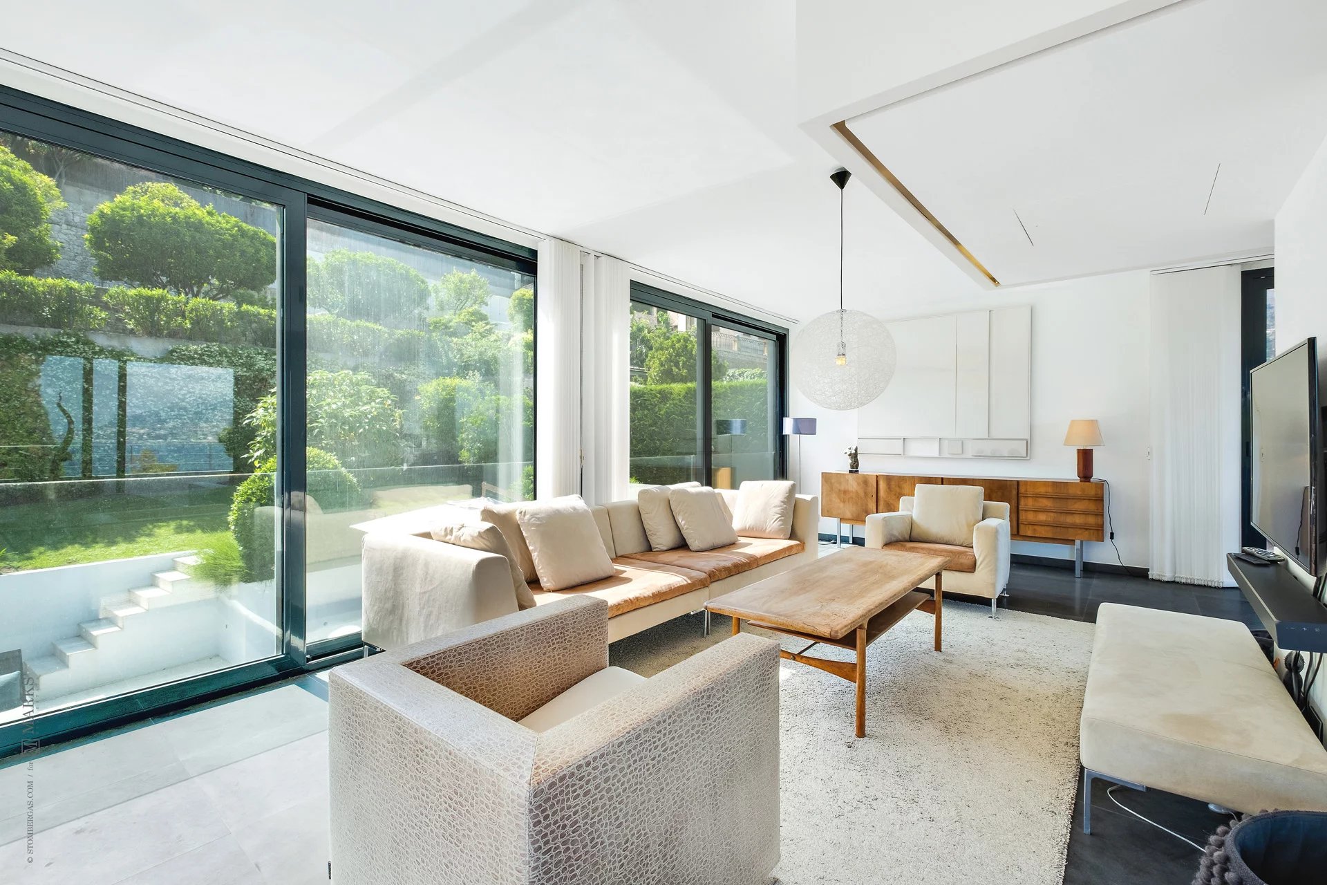 Villa moderne avec très jolie vue mer