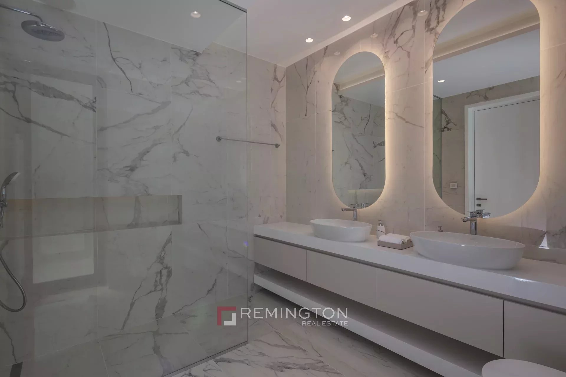 5 Bedroom Villa/Townhouse's Image 14