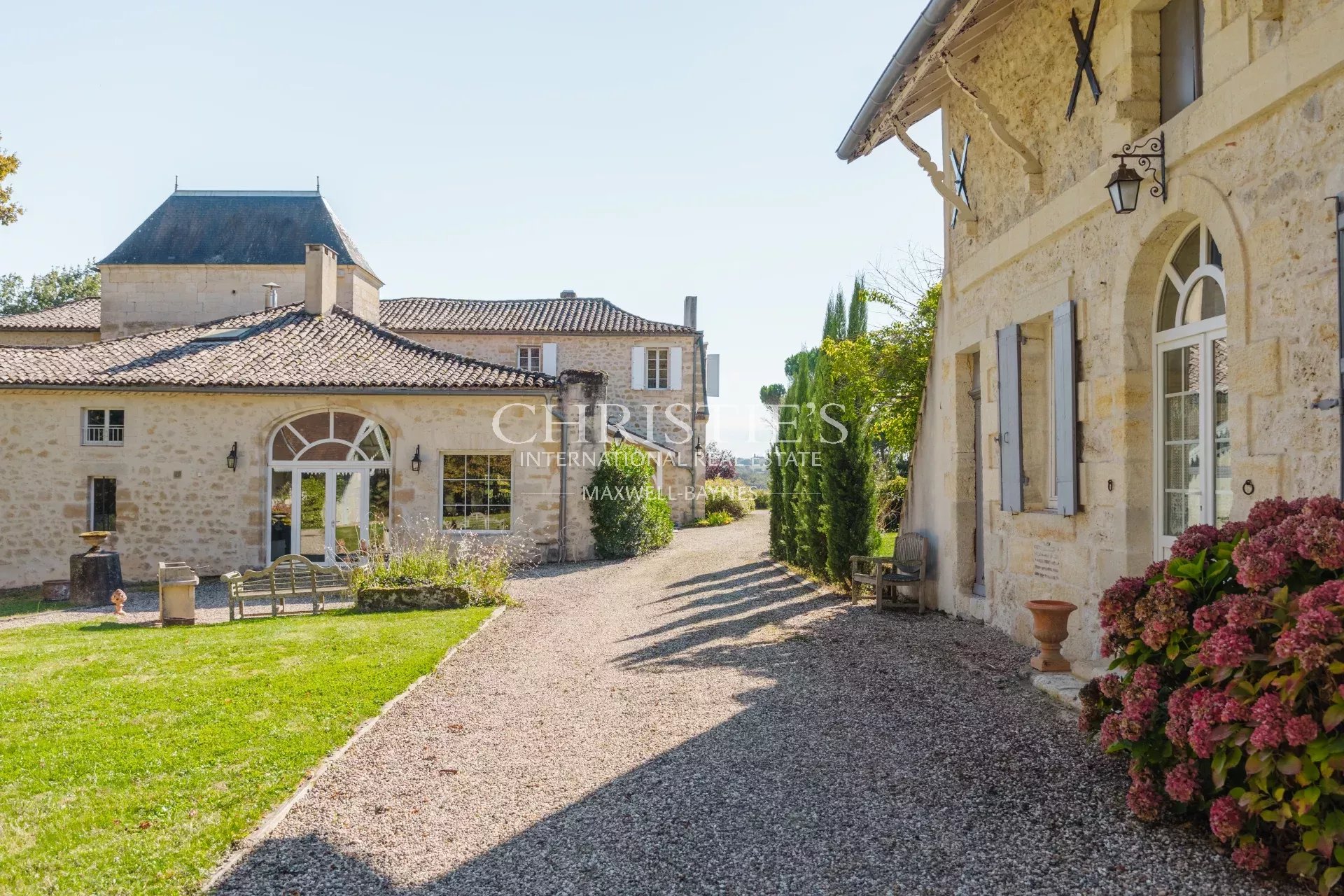 9 Bedroom Chateau's Image 6